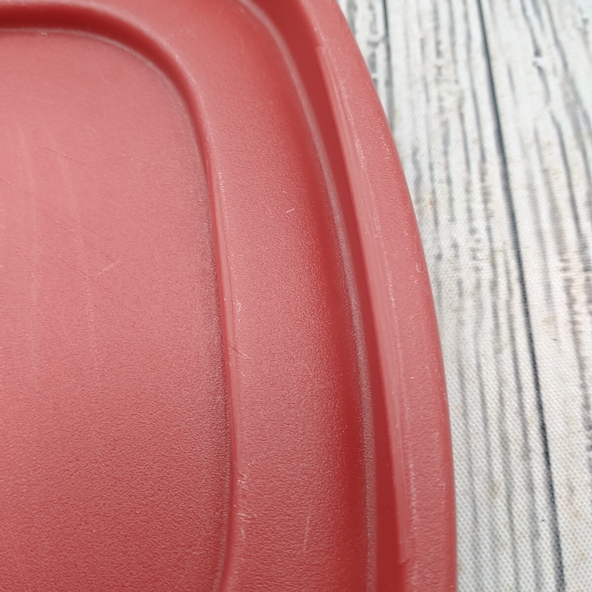 Rubbermaid Easy Find Lid 7J64 Red Square 4 Replacement Food Container Lids 6.5″