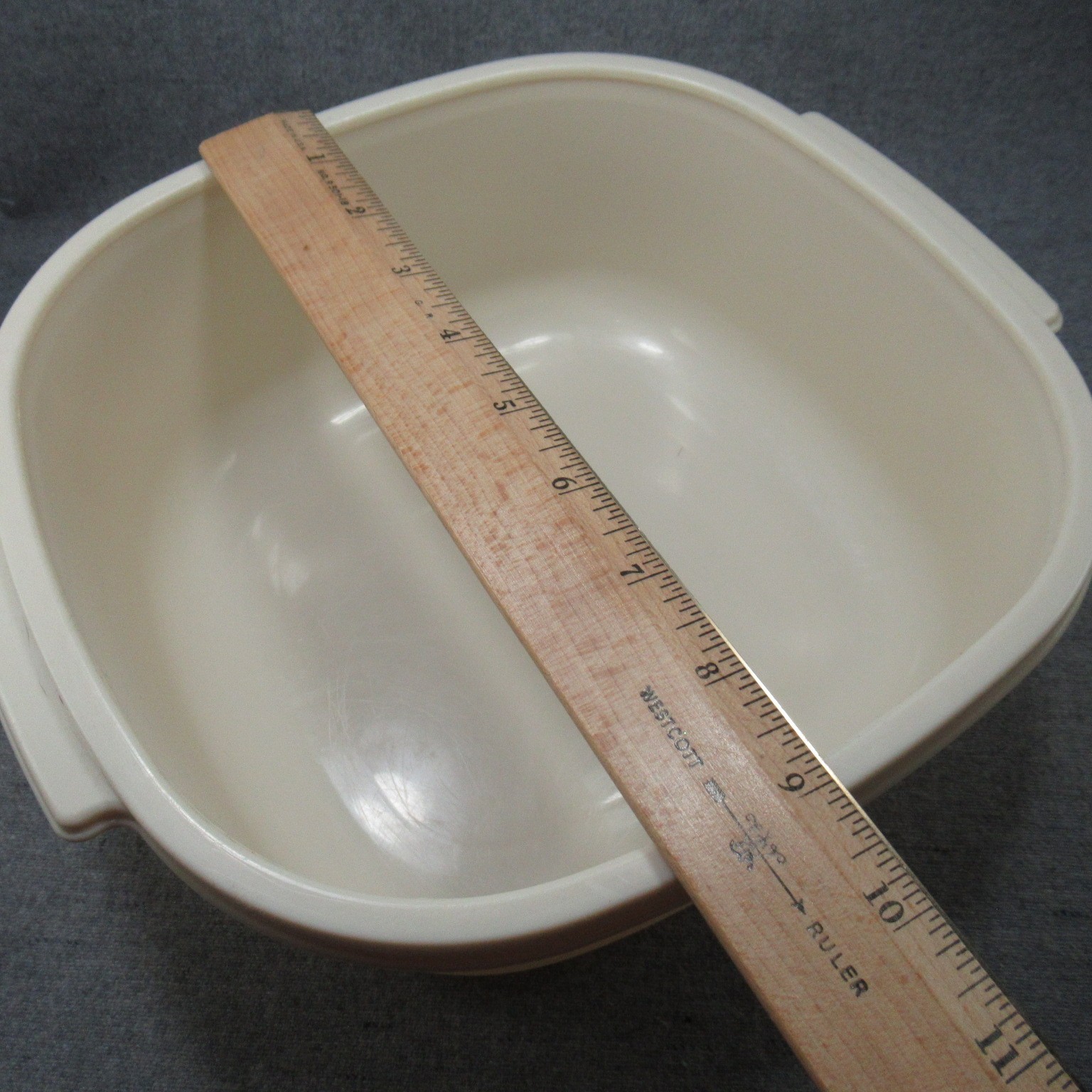 Vintage Rubbermaid Almond 12 Cup Square Storage Container Servin Saver #2249 Lid