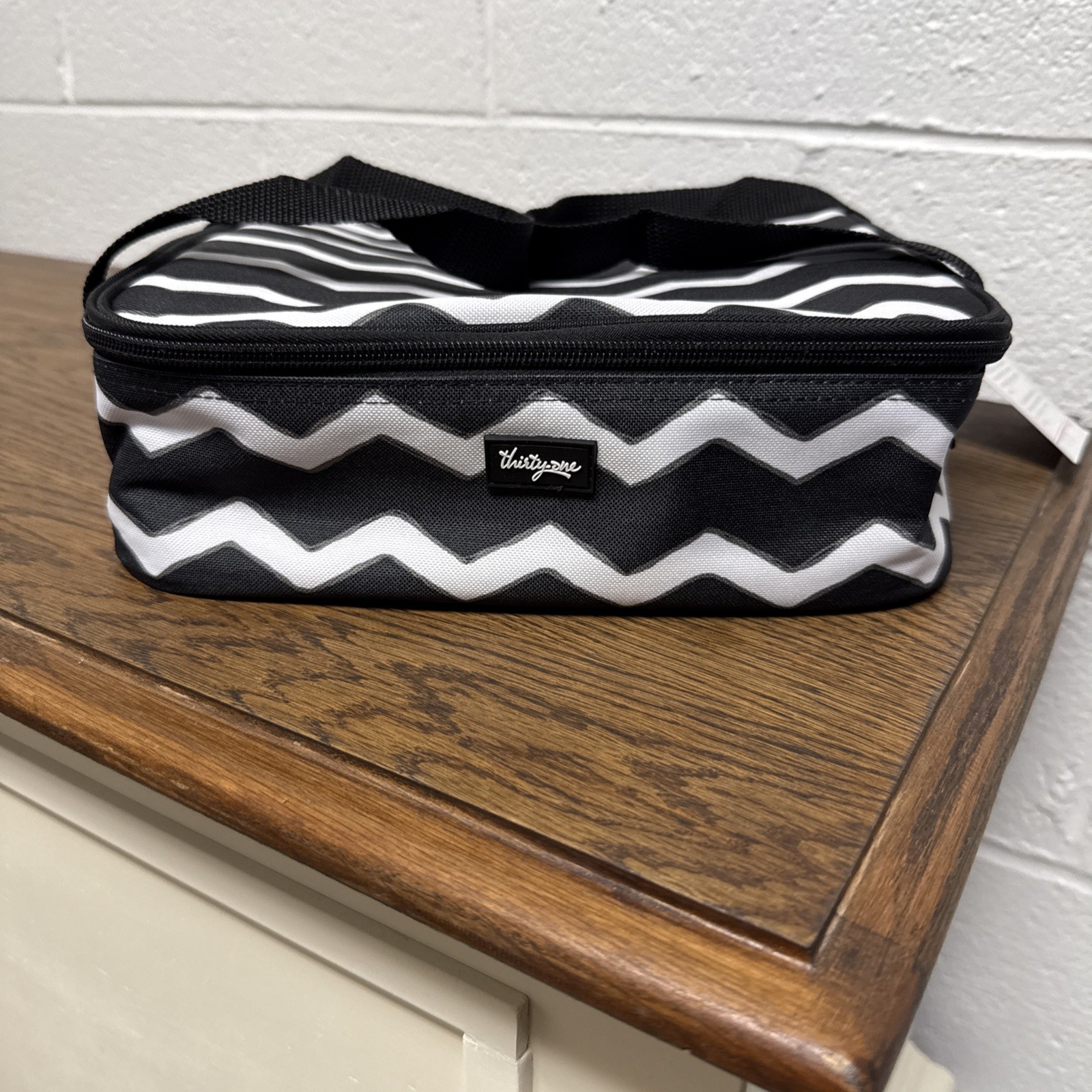 NEW Thirty One Square Insulated Casserole Tote Carrier Black and White Chevron