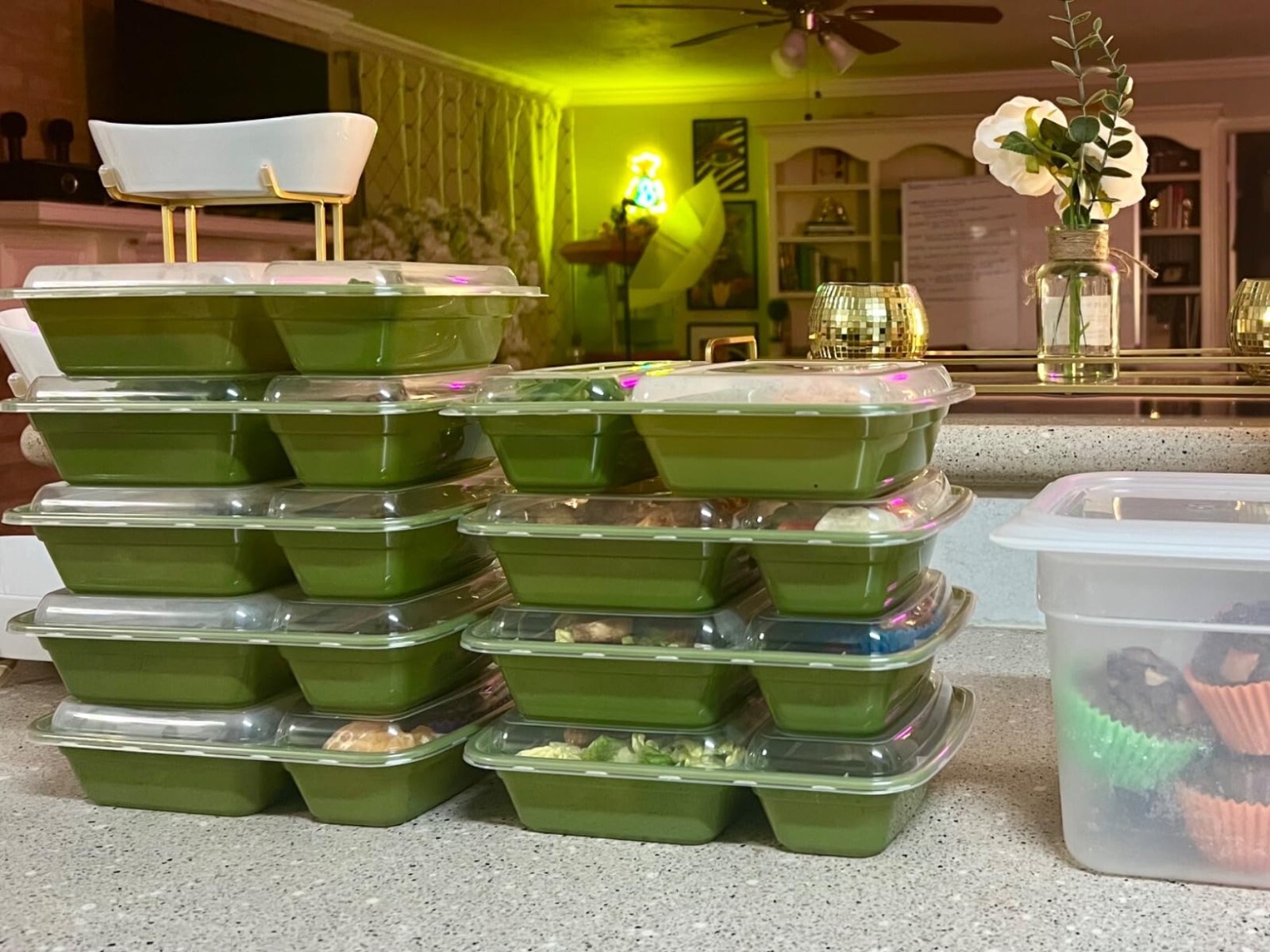 50Pk (100-Piece) 28 oz Meal Prep Containers Reusable W/ Lids 2-Compartment Green