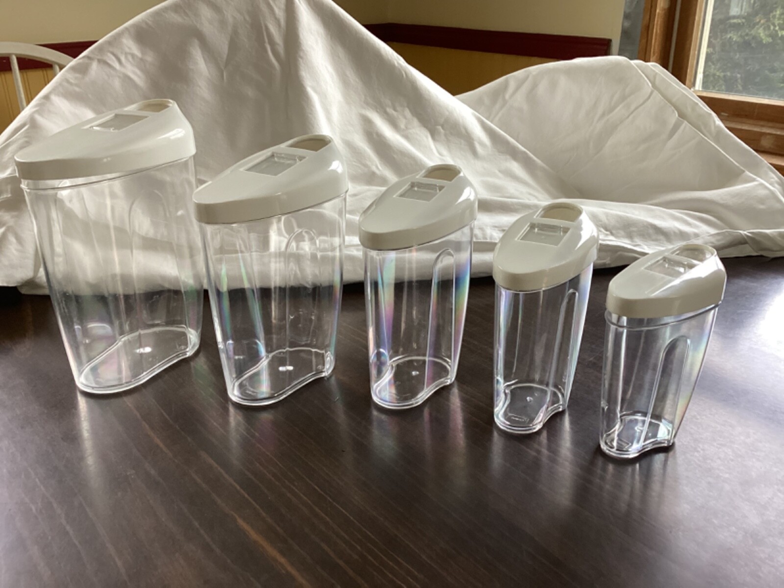 Plastic Pitchers with lids, set of 5, Approx 1 C – 5 1/2 C, Nesting