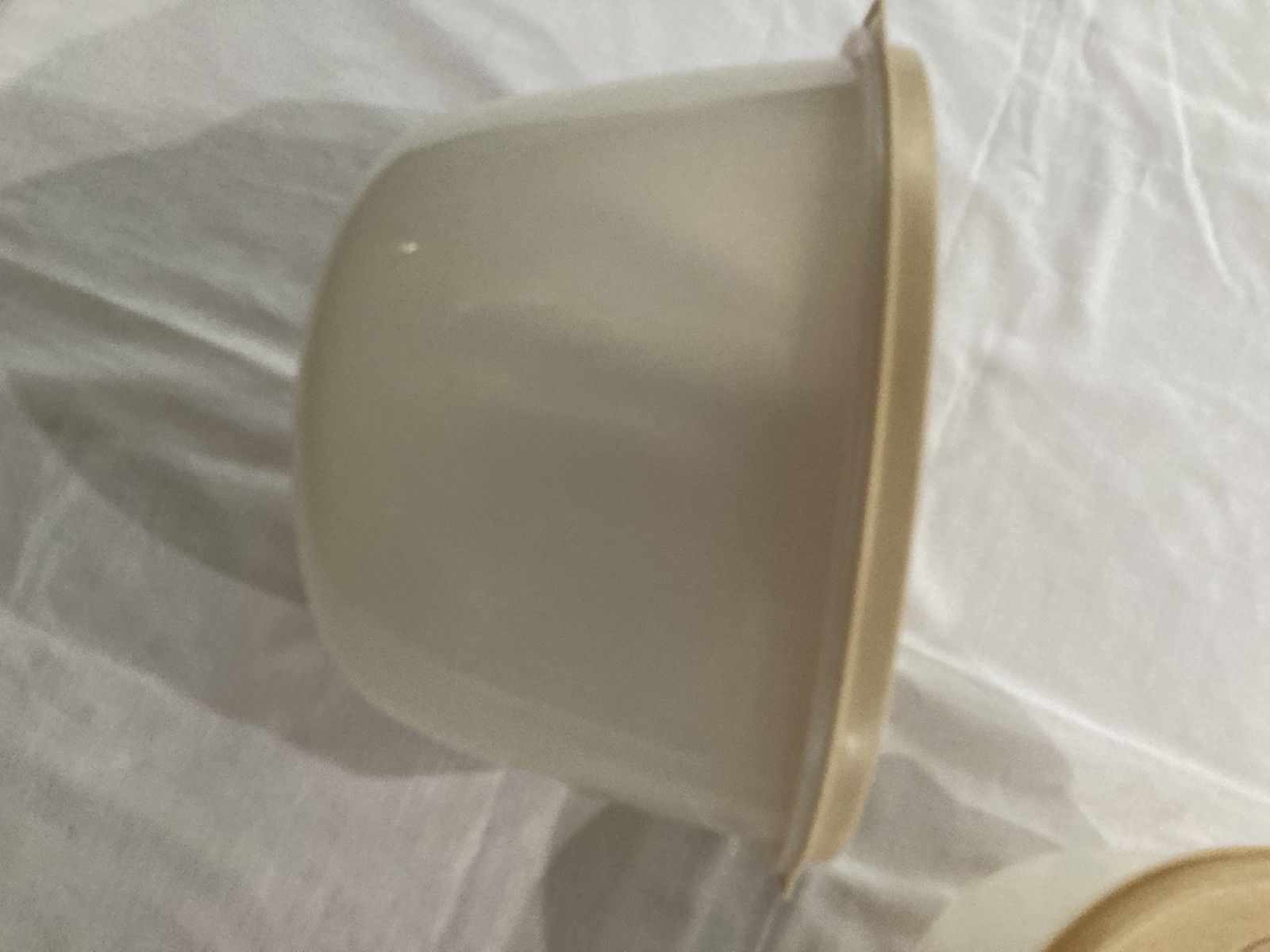 Vintage Rubbermaid Storage Nesting Bowls Set of 3 W/ Daisy Almond Lids