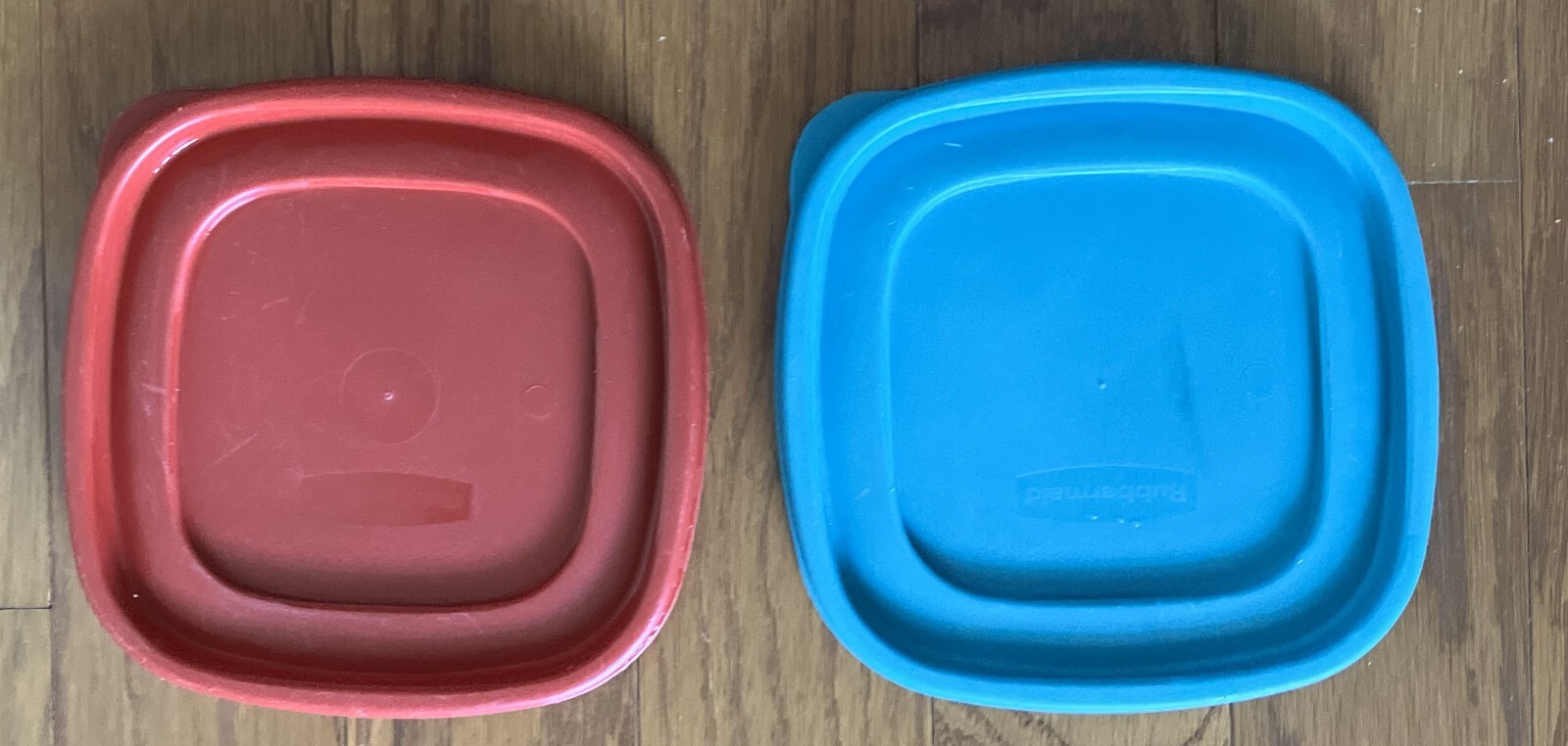 Rubbermaid Servin’ Saver Replacement Lid 7J64 Red & Blue Square 6.25″ – Lot of 2