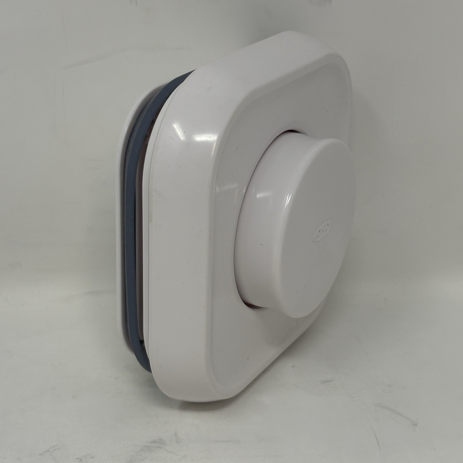 OXO White 4″ x 4″ Pop Container Round Push Button Replacement Lid (Pre-Owned)