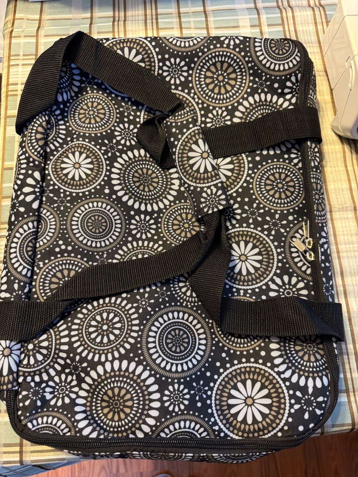 New Insulated Casserole Carrier Tote Thermal Travel Bag Black Medallion Handles