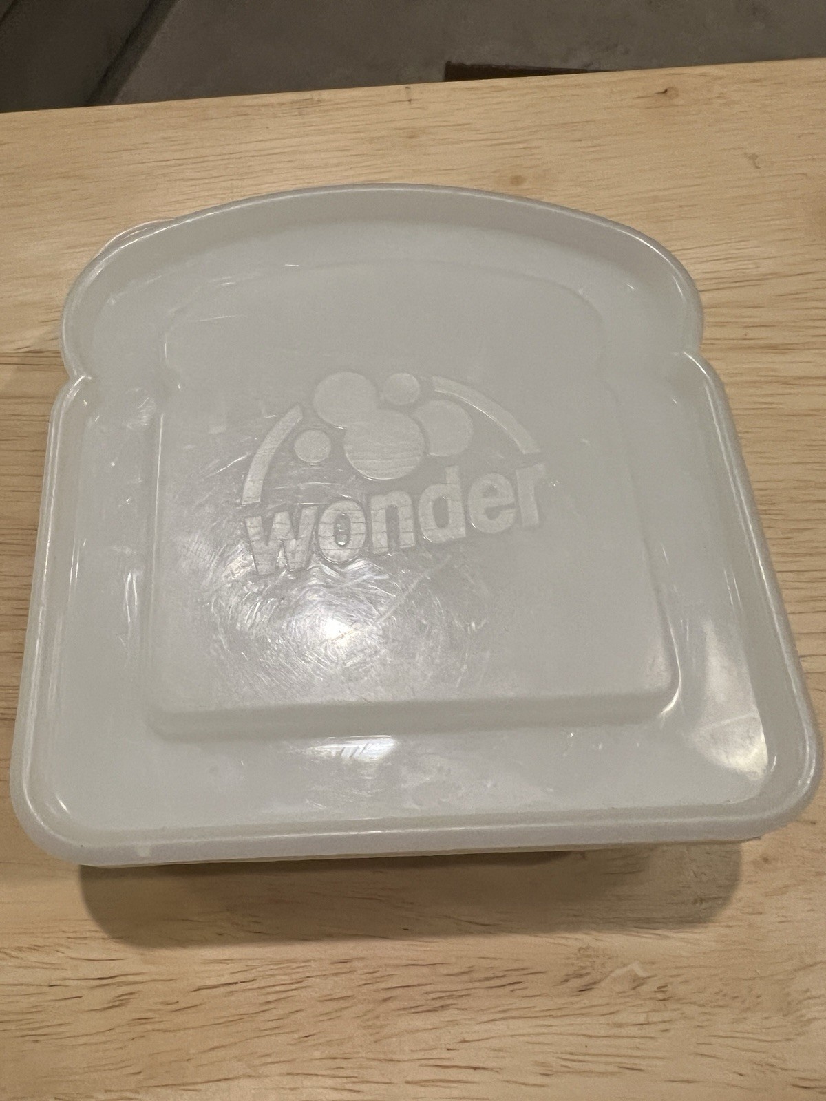 2010 WONDER BREAD Shaped SANDWICH KEEPER Storage Container Logo