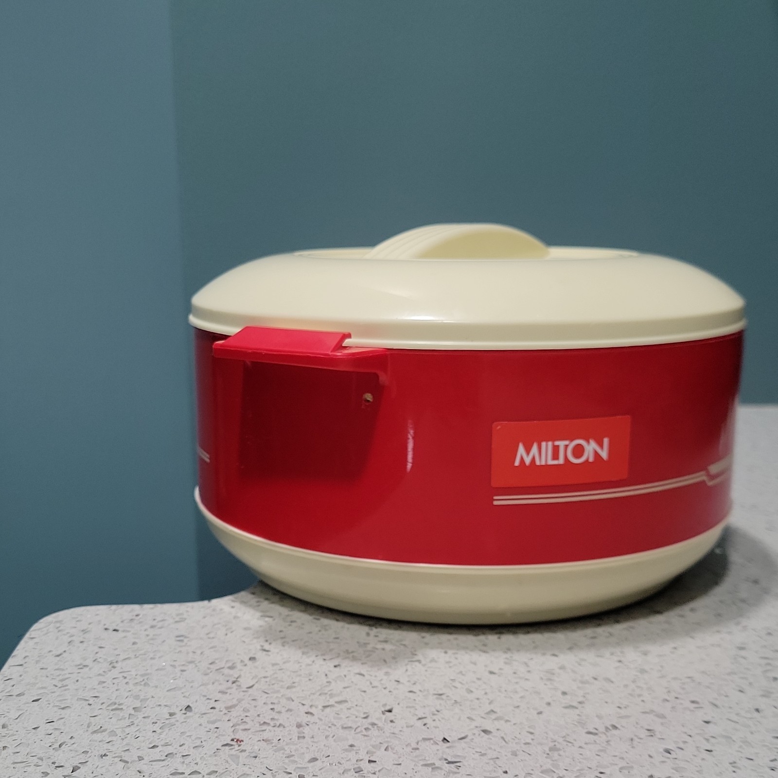 Red Milton Buffet II 1500 1550/ Buffet 2 Insulated Steel Casserole Dish with Lid