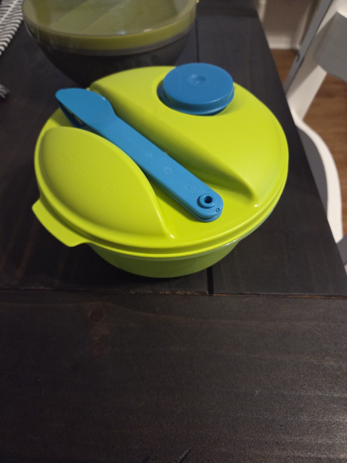 Tupperware SALAD ON THE GO SET Complete Set Green/Blue. 6 1/3 Cups, 1.5 Litres