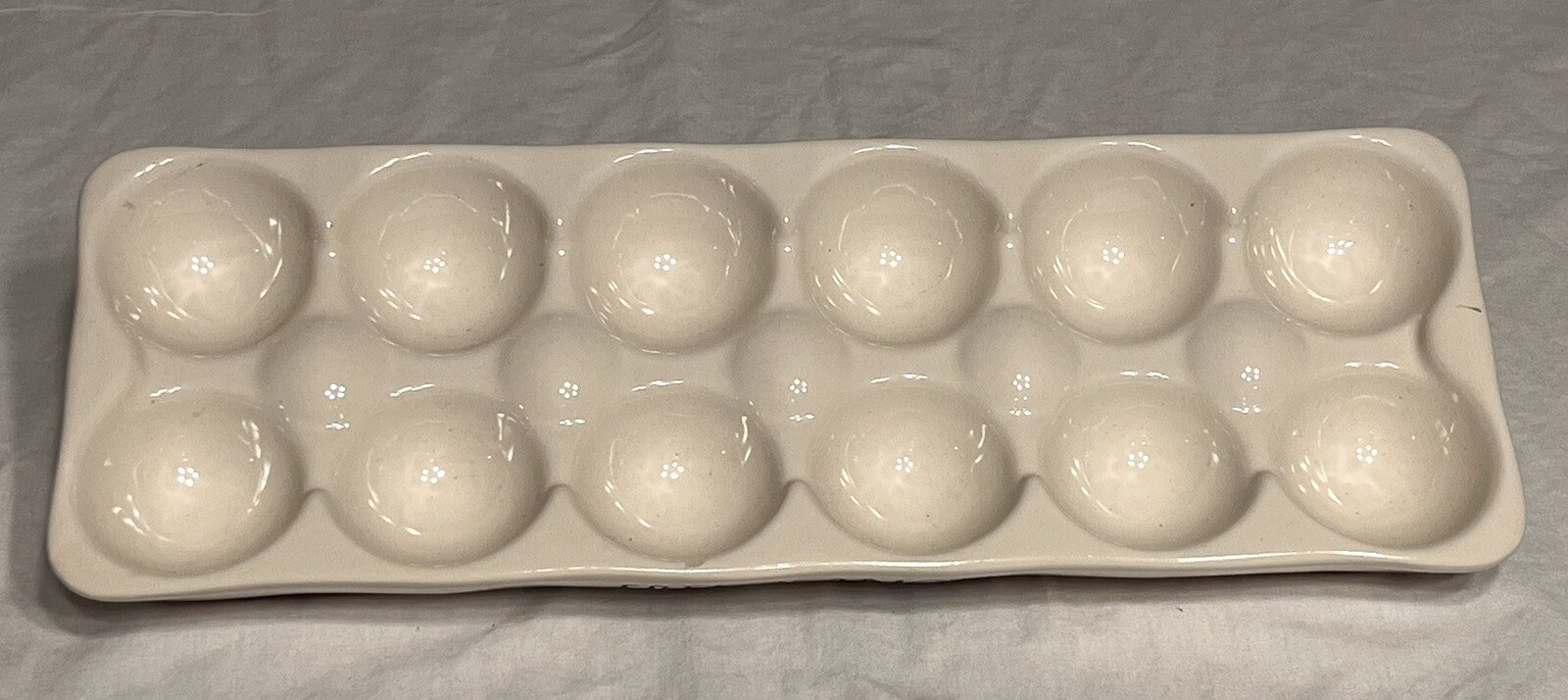 Rae Dunn Artisan Collection FREE RANGE Dozen egg holder twelve ~ New