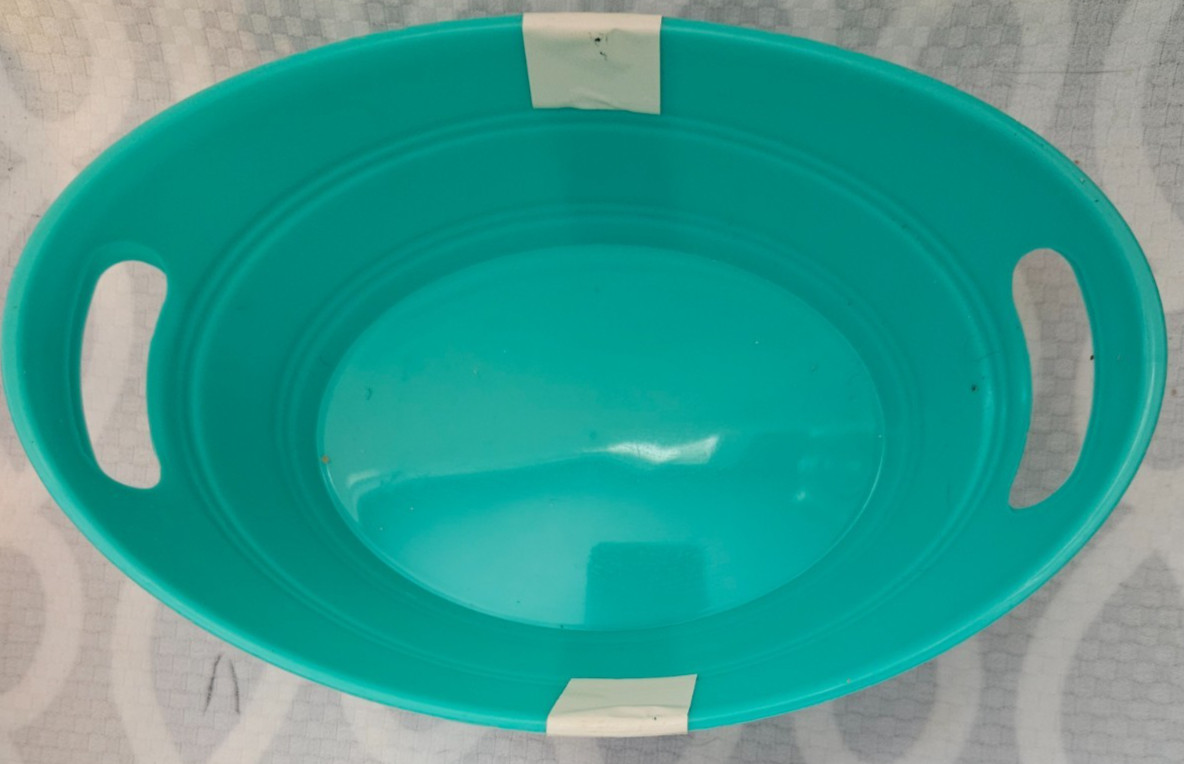 TrueLiving Med Snack Tubs Turquoise Plastic Party Storage Baskets Handles 2 Pack
