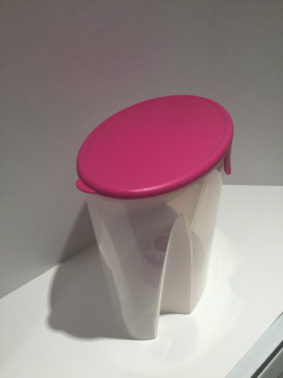 Tupperware FIFO First In First Out Cereal Storage Container 21 Cups Pink Lid New
