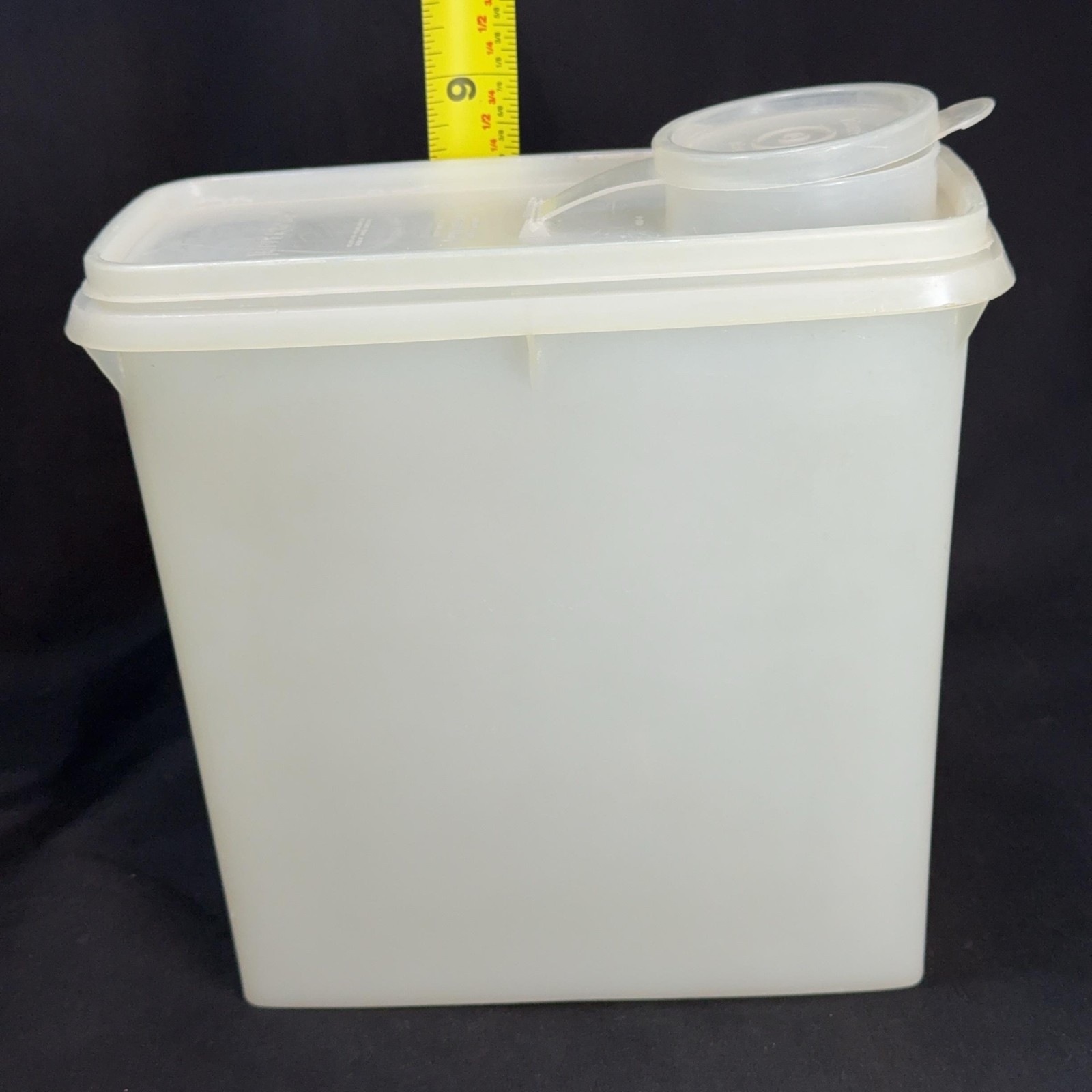 Tupperware Cereal Keeper Container Flip-Top Pour Spout Clear Plastic Storage USA