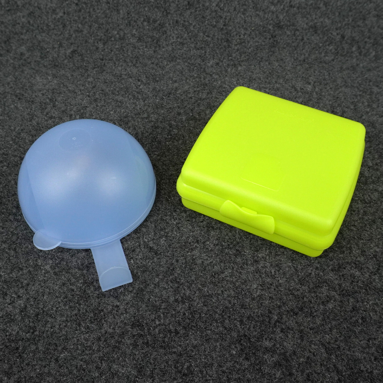 Tupperware #3752 Sandwich Keeper #5105 Forget-me-Not Onion/Tomato Hanging Keeper
