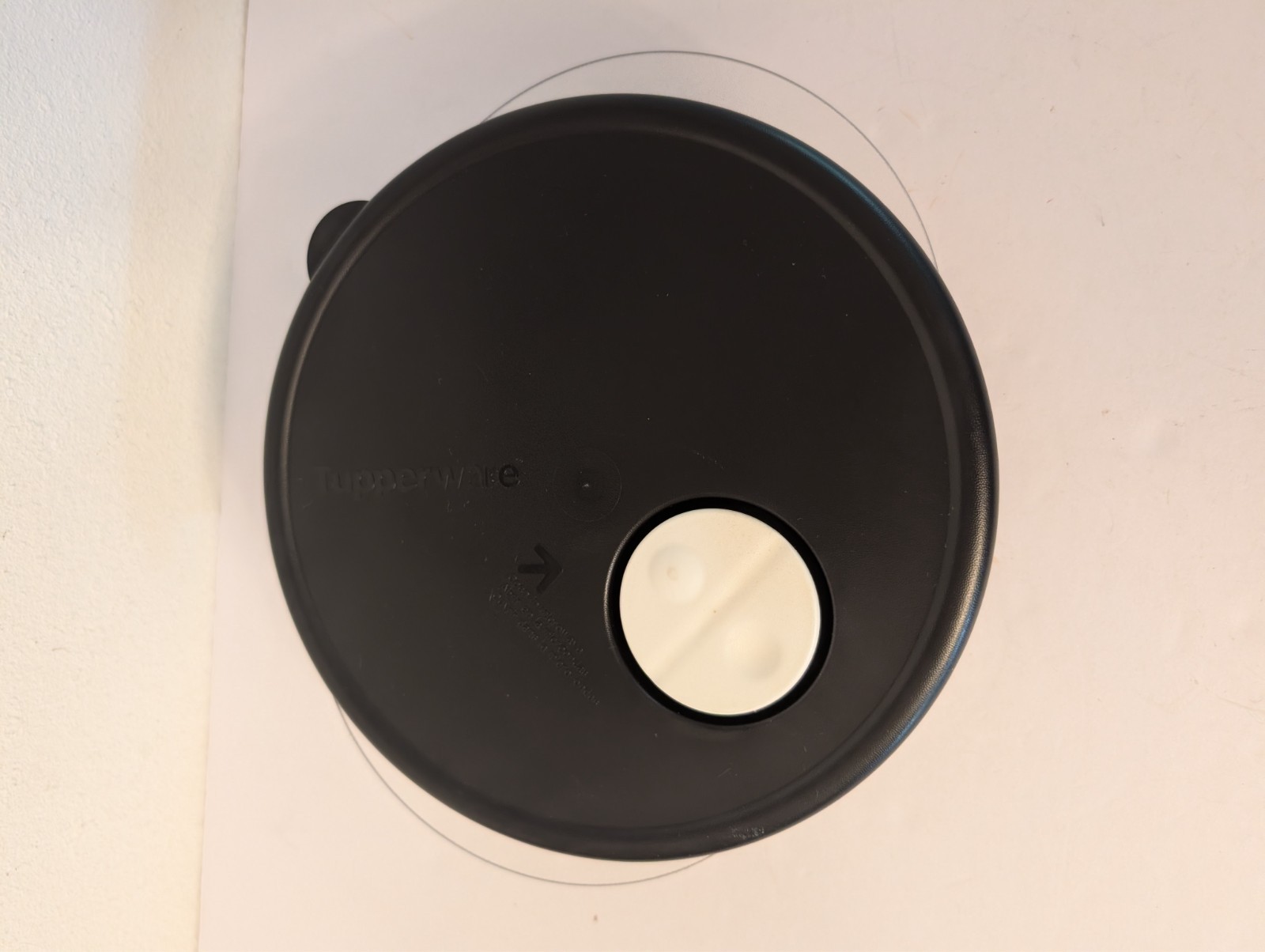 Tupperware Rock-N-Serve Vent Clear Divided 4521 Black Lid 3702 NEW