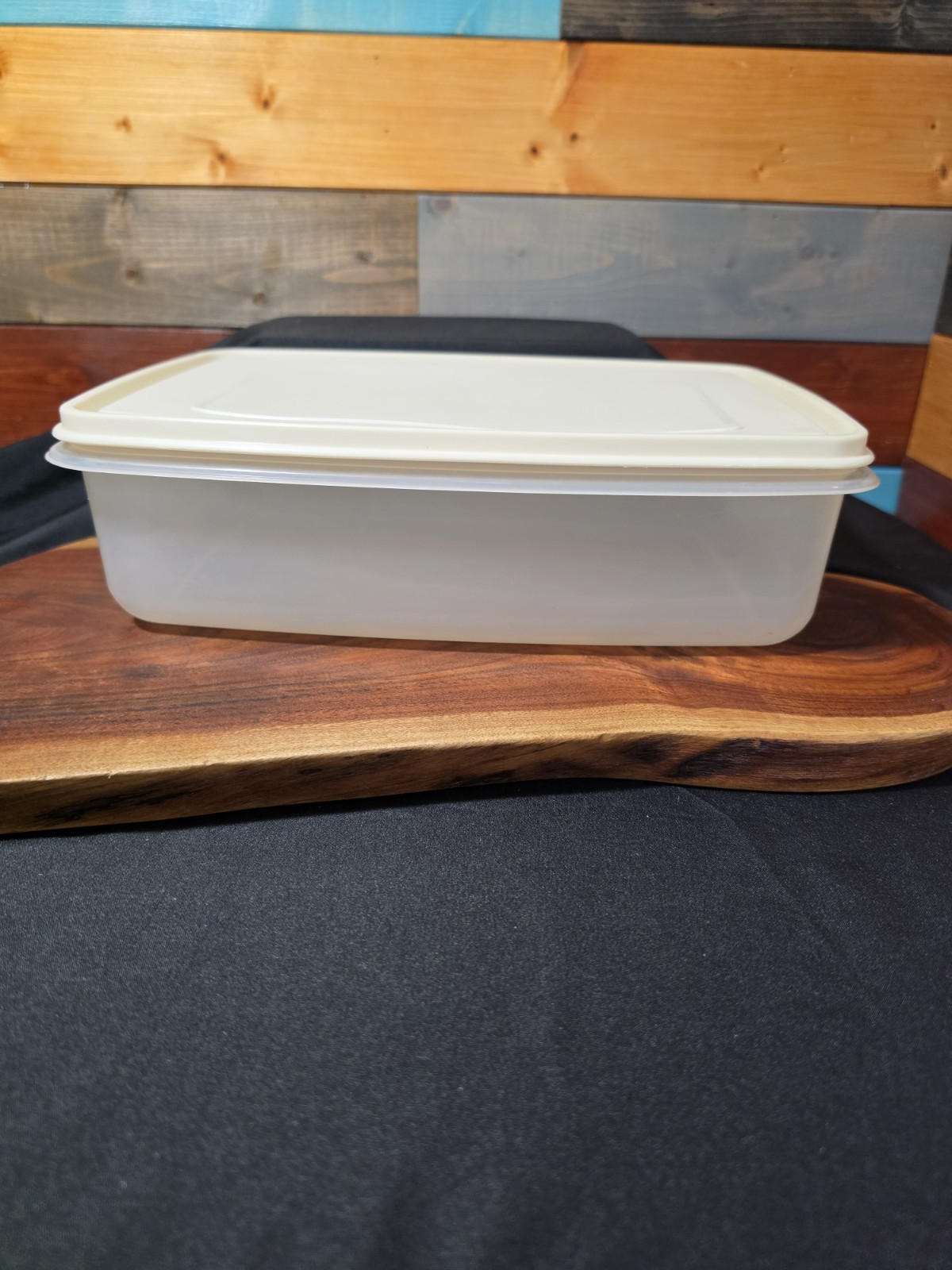Vintage Rubbermaid Servin Saver #7 Rectangle 17 Cup Container Sheer w/Almond Lid