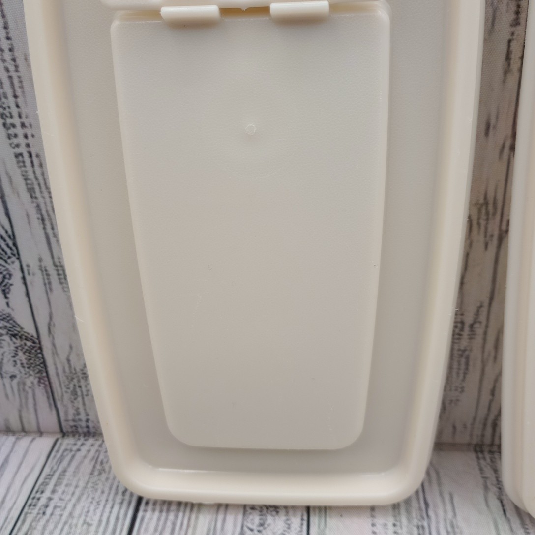 Rubbermaid Servin Saver 0089 #3 Cereal Keeper Almond Flip Top Lid Vtg Lot of 2