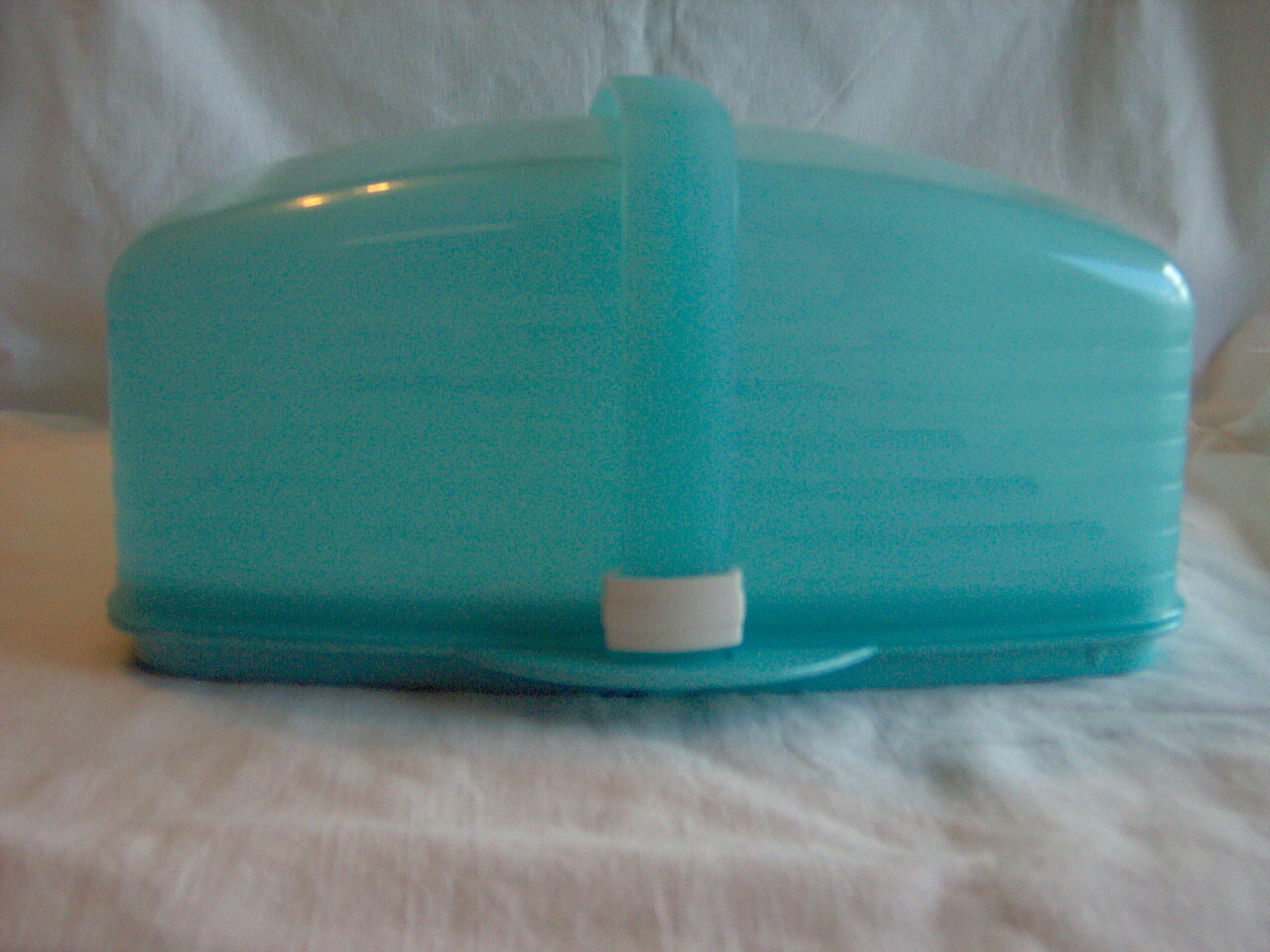 TUPPERWARE RECTANGLE CAKE CUPCAKE TAKER KEEPER SAVER CONTAINER #1361 Lock Handle