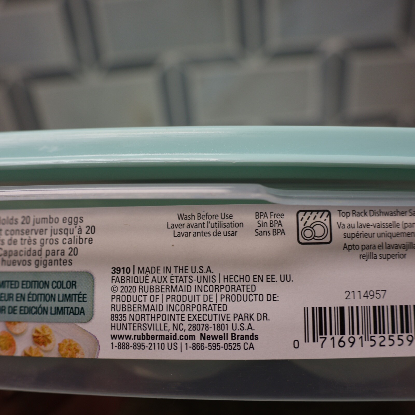 RUBBERMAID #3910 EGG KEEPER TRAY CONTAINER HOLDS 20 EGGS BLUE LID