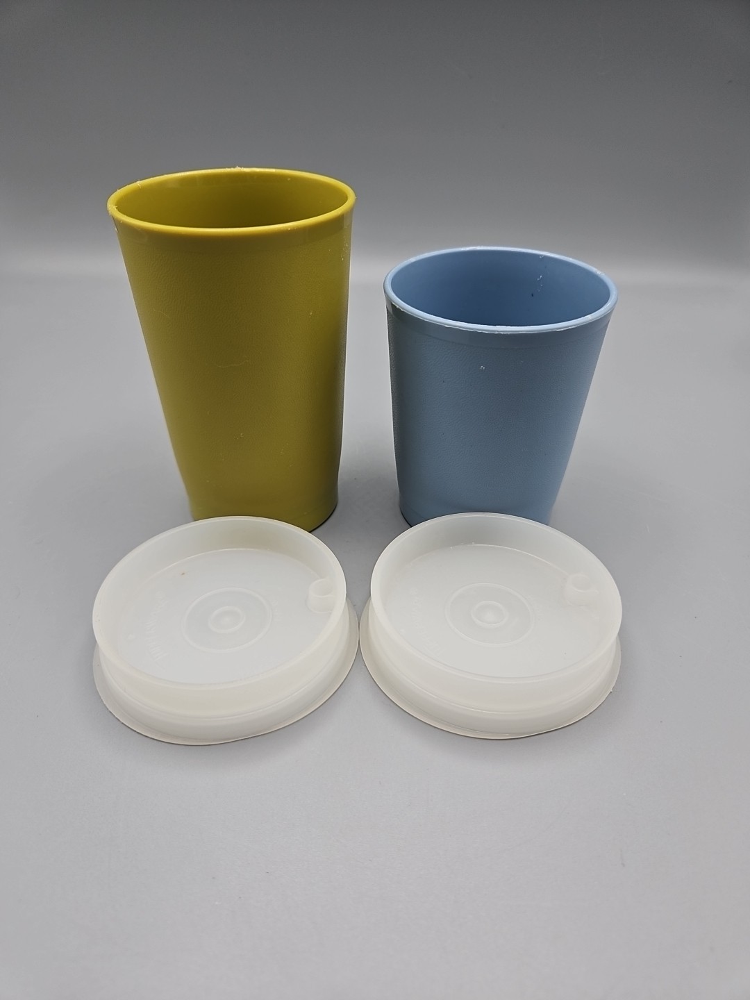 VTG Tupperware 6oz (1251-3) & 8oz (1320-2) Kids Juice Cups Muted Pastels w/lids
