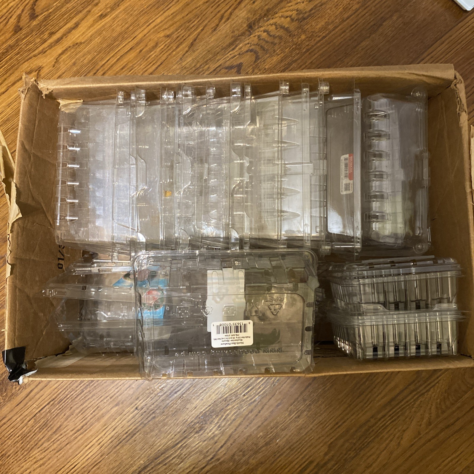 Lot of 29 Assorted Clear Plastic Berry Cont. w/Clamshell Lids