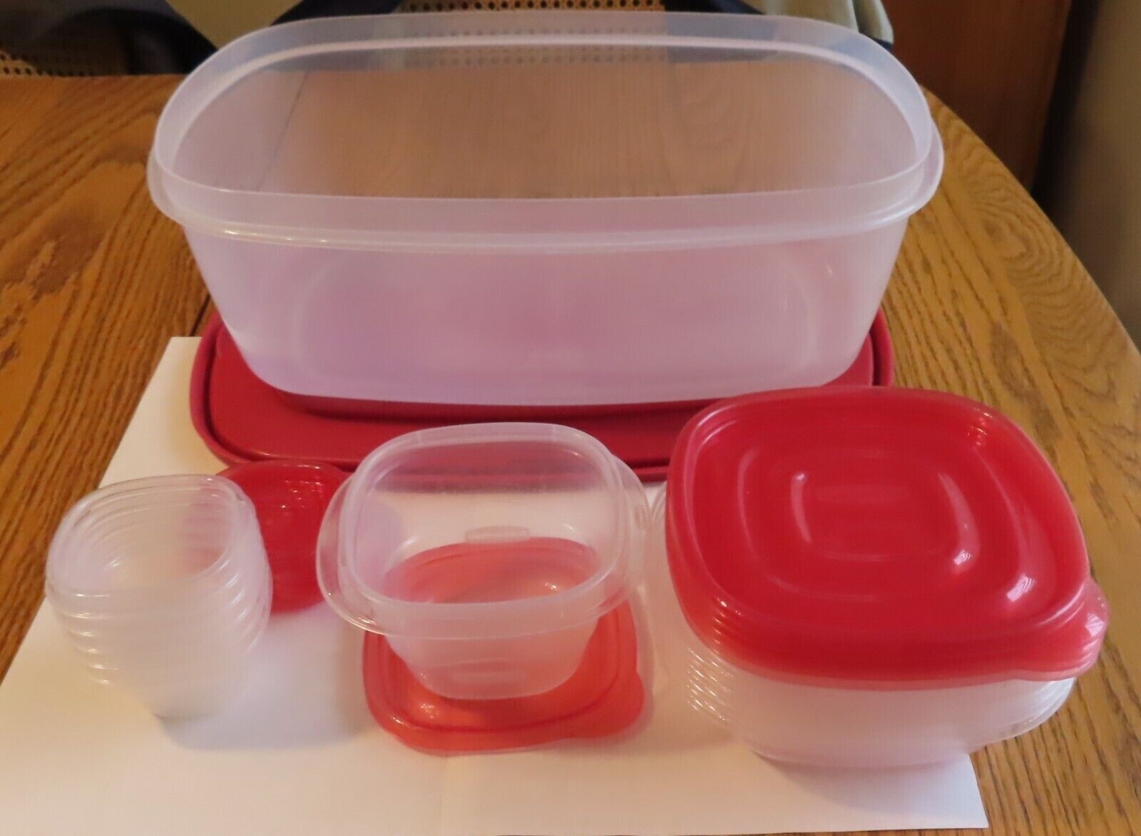 Rubbermaid 23 piece lot misc storage container sizes