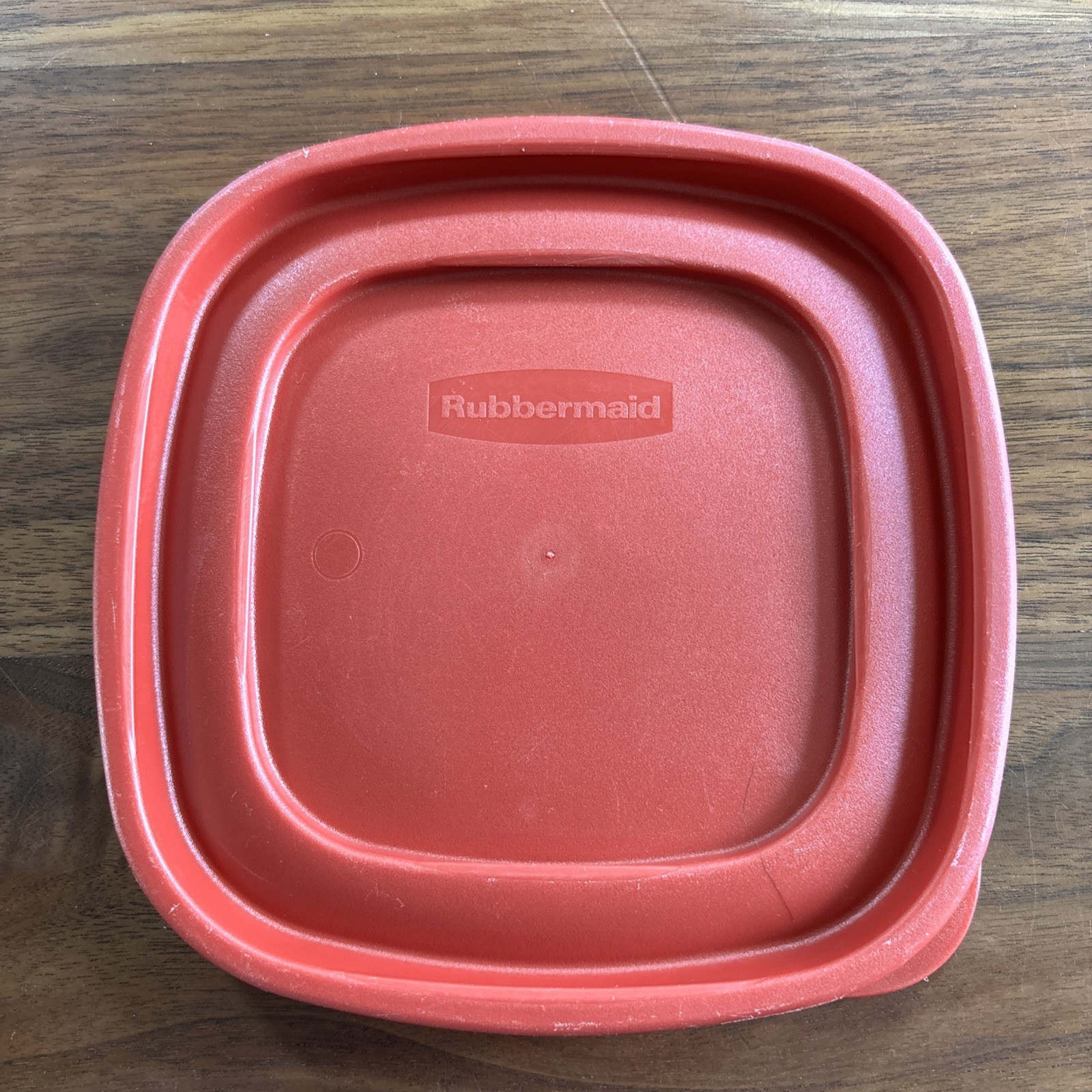 Rubbermaid Replacement 6″ Red Food Container Lid 7J64-8