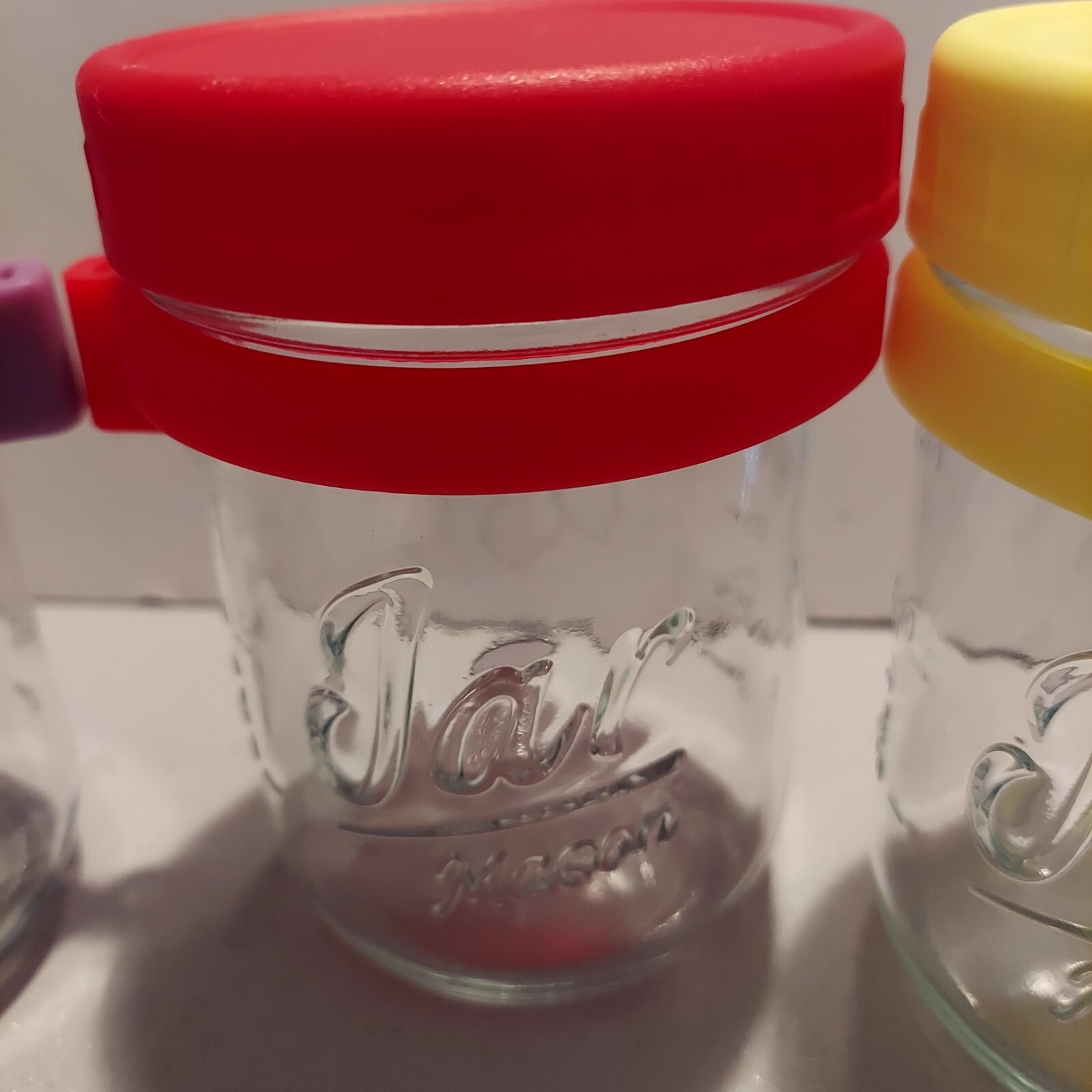 Mason Storage Jars Set of 3 – Screw On Color Lids, Silicone Band for Spoon/ Tag