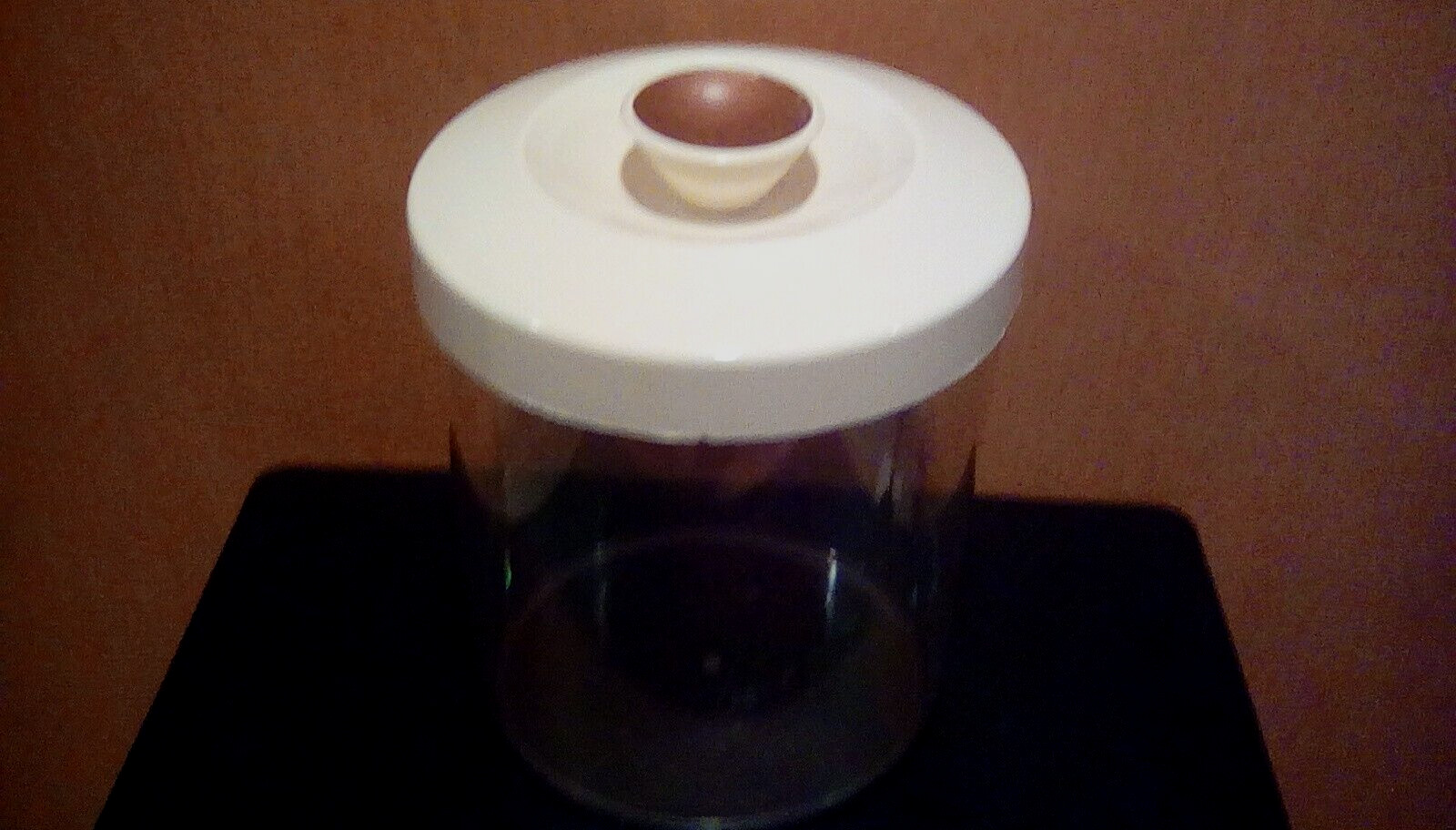 HARD PLASTIC KITCHEN CANISTER AIRTIGHT CONTAINER WITH PULL OPEN COVER – 6 INCHES