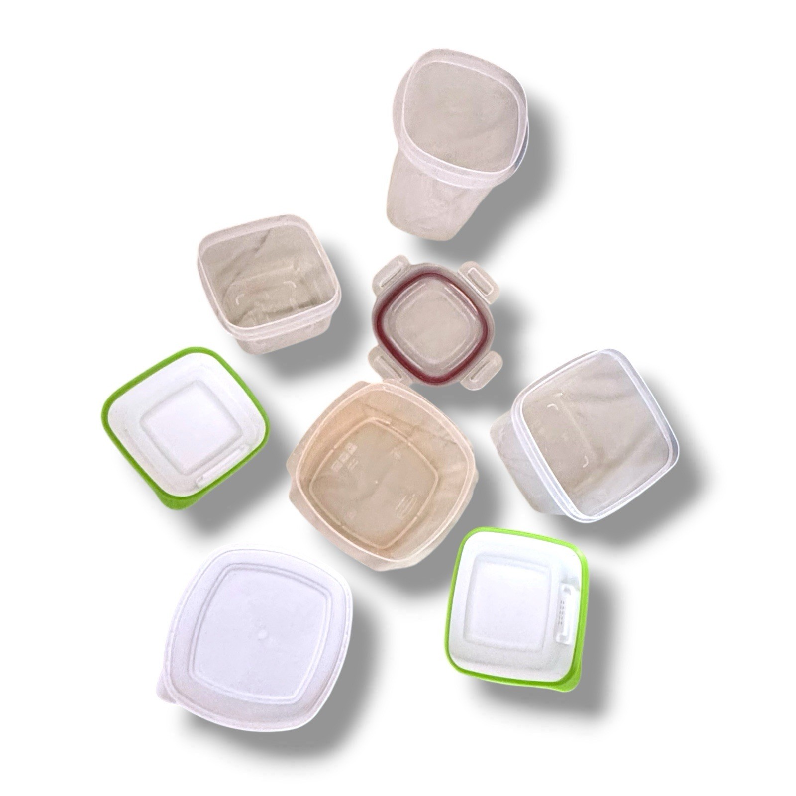Rubbermaid Food Storage Container Lot of 4 — Mixed Lids & Sizes
