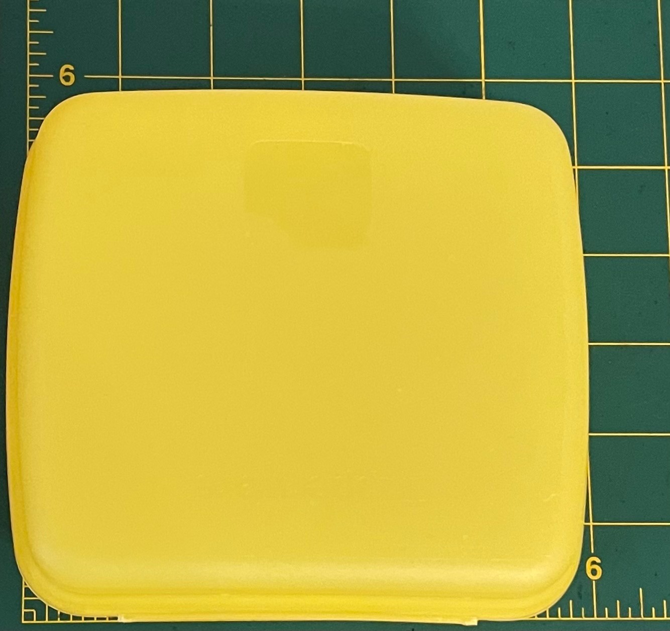 Tupperware Yellow Sandwich Keeper 5.5″ Square Frosted Clamshell 8203A