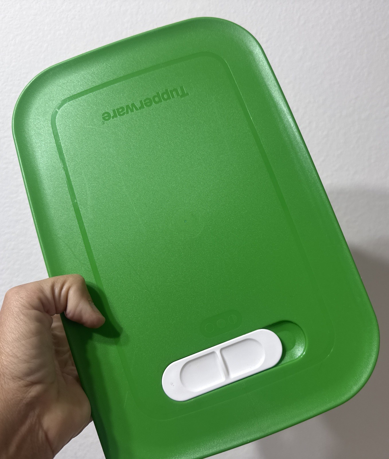 Tupperware Fridge Smart Refrigerator Food Storage Container 1 3/4 Qt. 1.8 L