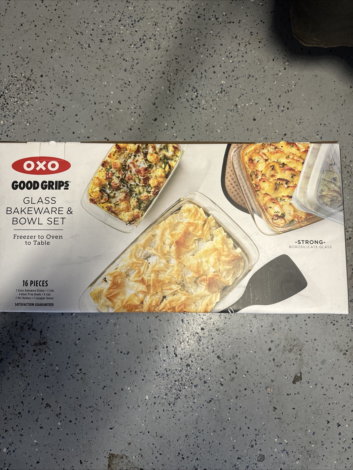 Oxo 16 Piece Set Glass bakeware And Bowl sets.