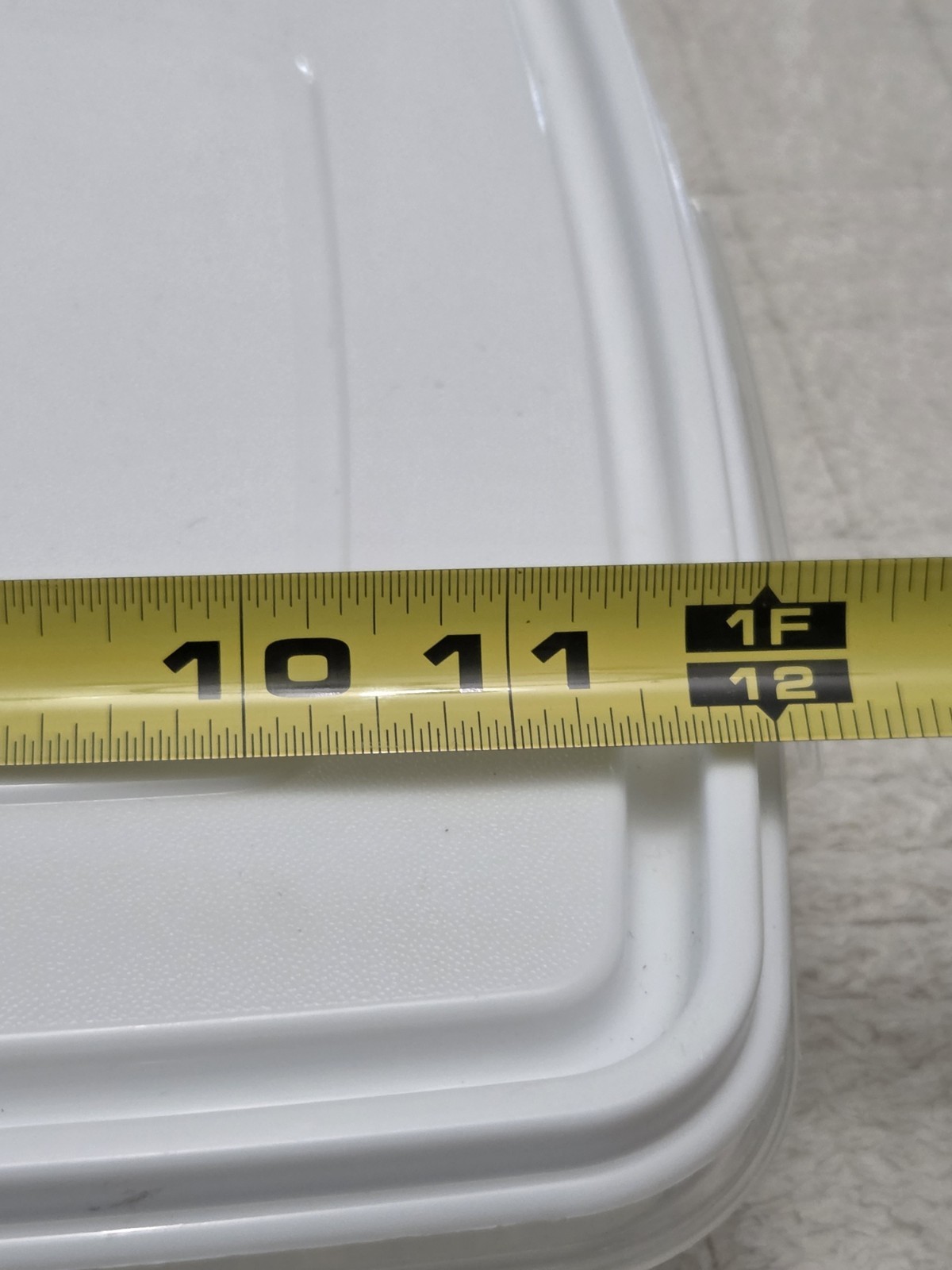 Vtg Rubbermaid Servin’ Saver 20 Deviled Egg Keeper Container White Lid #7