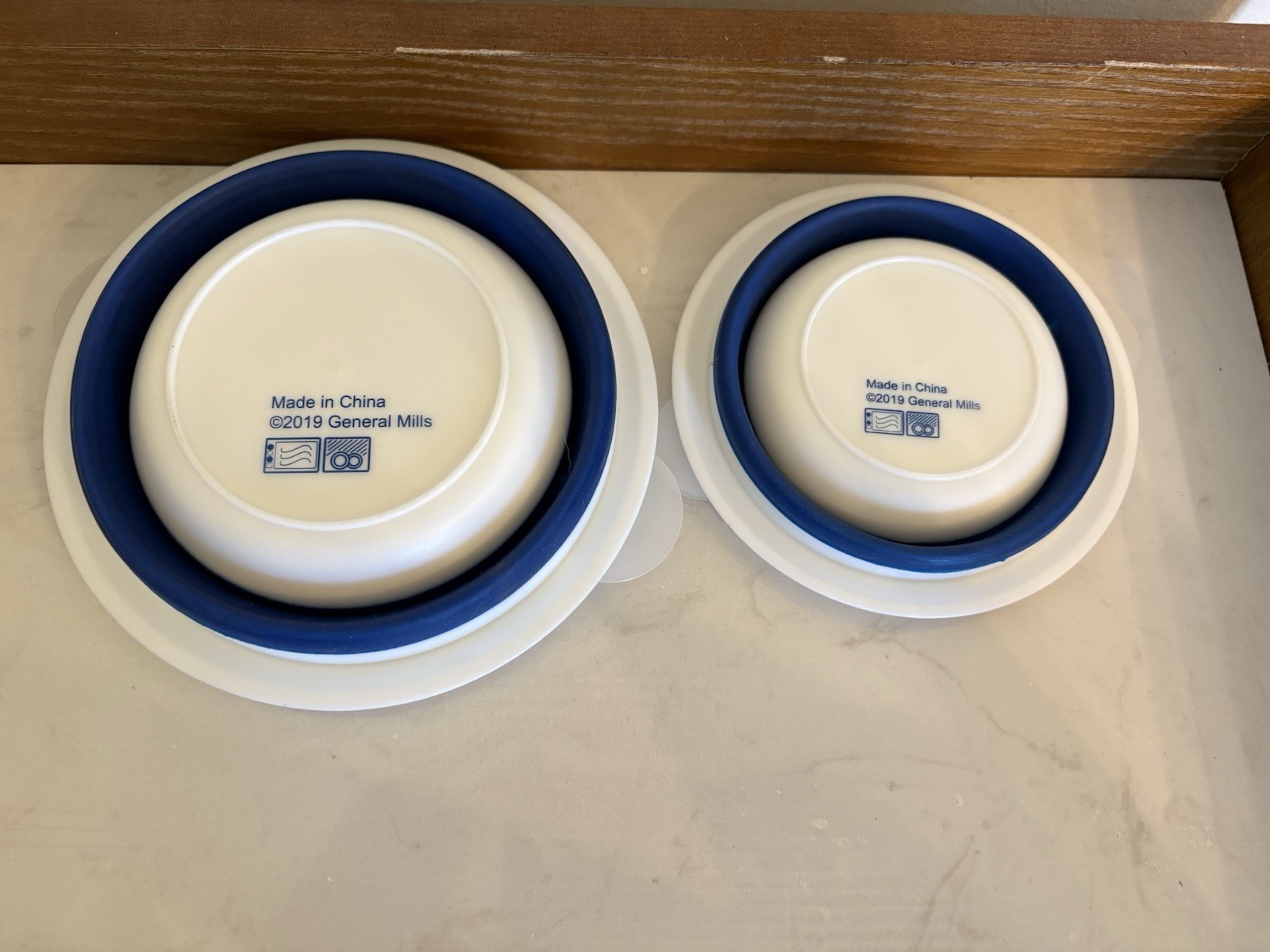 General Mills Pillsbury Doughboy 2pc Poppin’ Fresh Plastic bowls w/ lids