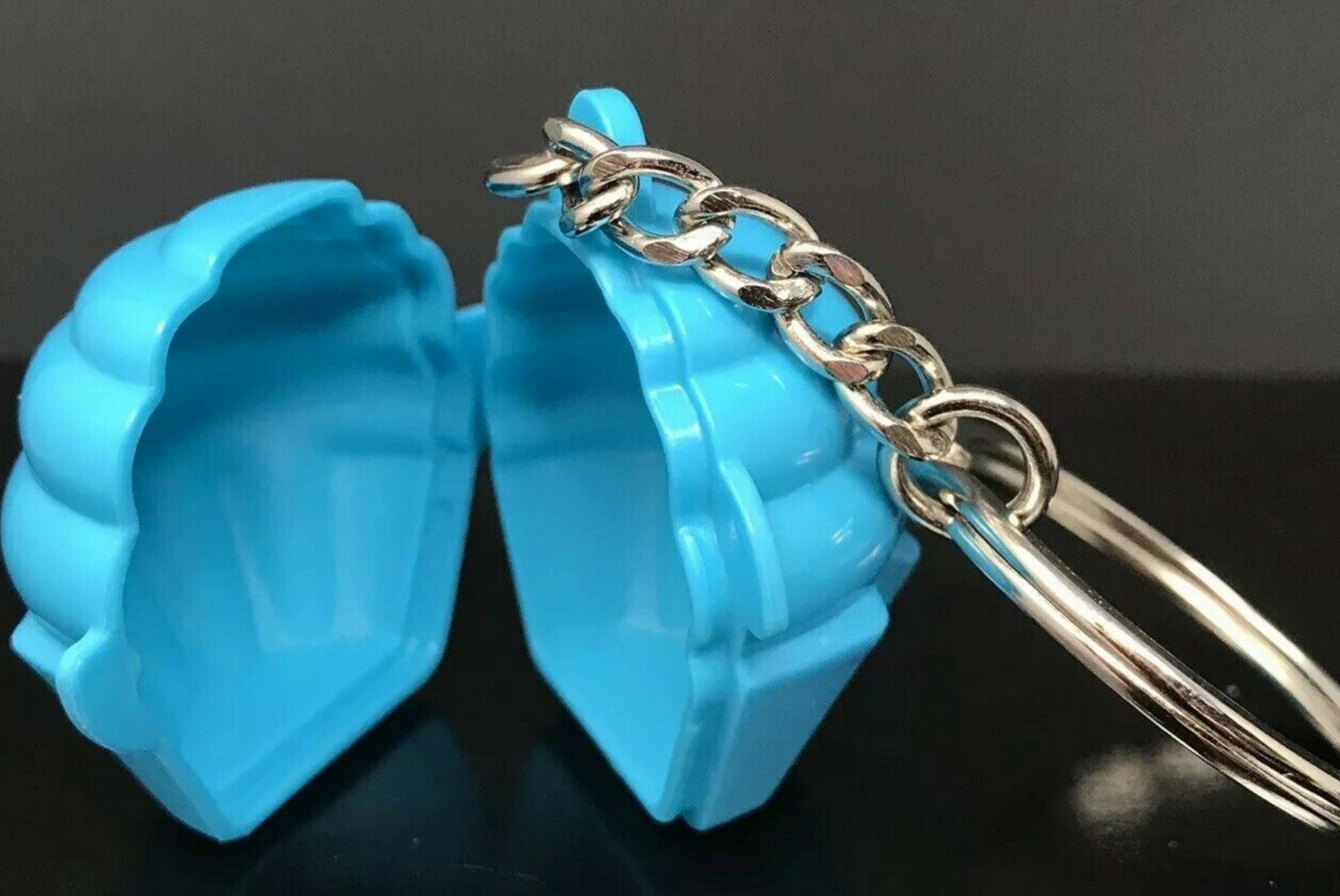 Tupperware Key Ring Keychain Collectible Blue Cupcake Keeper Very Rare New