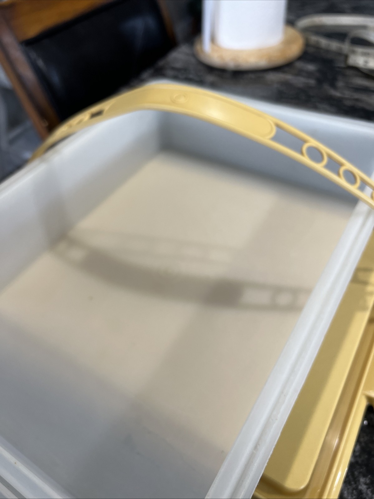 VTG Tupperware 9×13 Rectangle Sheet Cake Taker Carrier Handle Harvest Gold