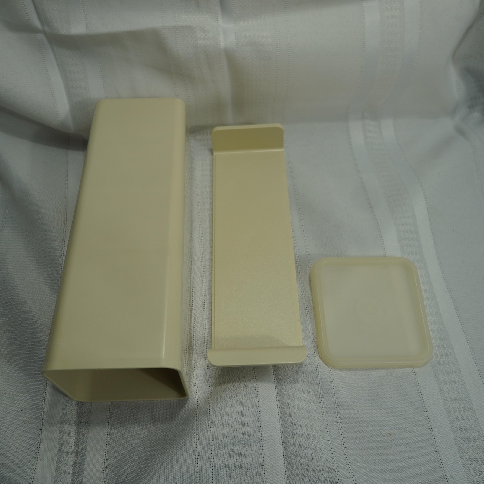 Tupperware Cheese Cracker Keeper Container with Slide Tray Ivory Made in USA