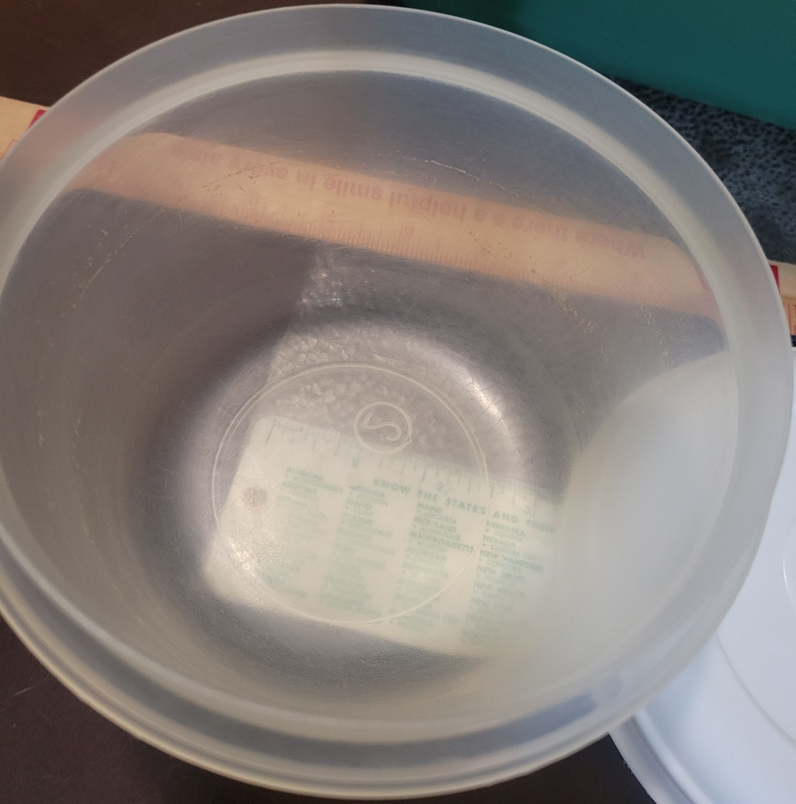 Vintage Rubbermaid Servin Saver 2C #1 & 4C #2 Tapered Sides Round & Lids