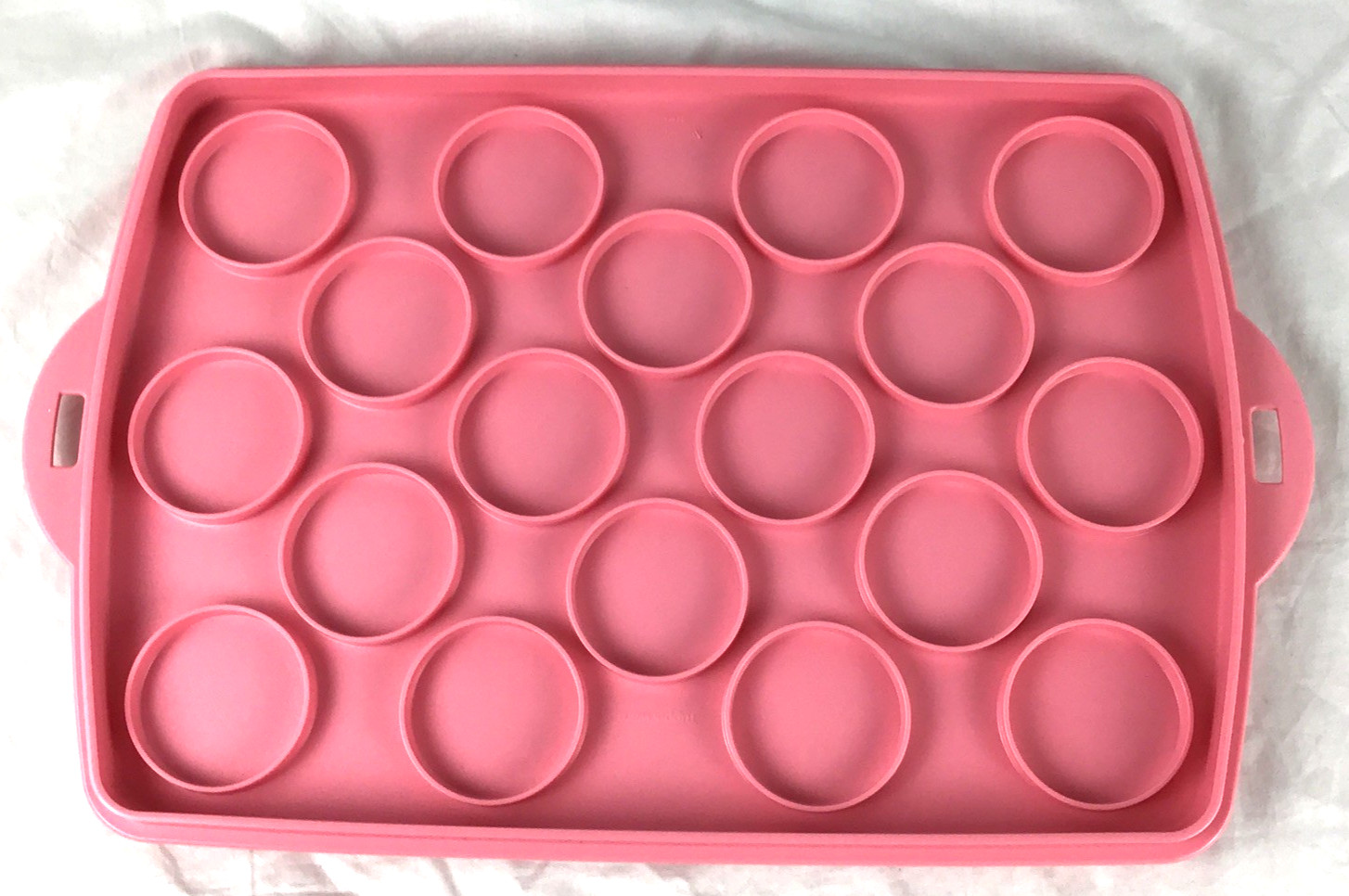 Tupperware Cake Taker Cupcake Pink Base Rectangle Easy Open Handle 3861A-1