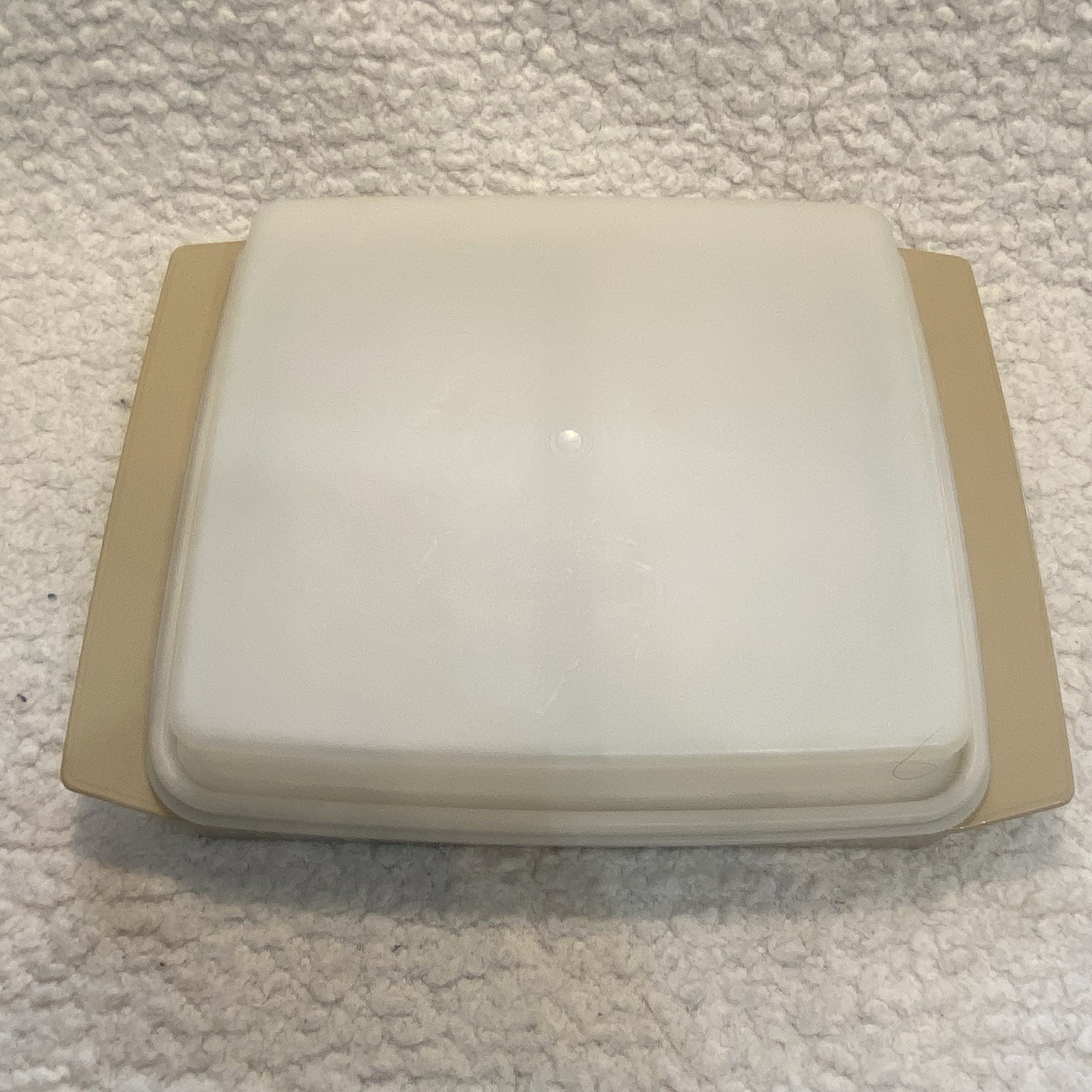 Tupperware 723-3 Devil Egg Holder Carrier 4-Pc Almond w/ Lid 1970’s Vintage