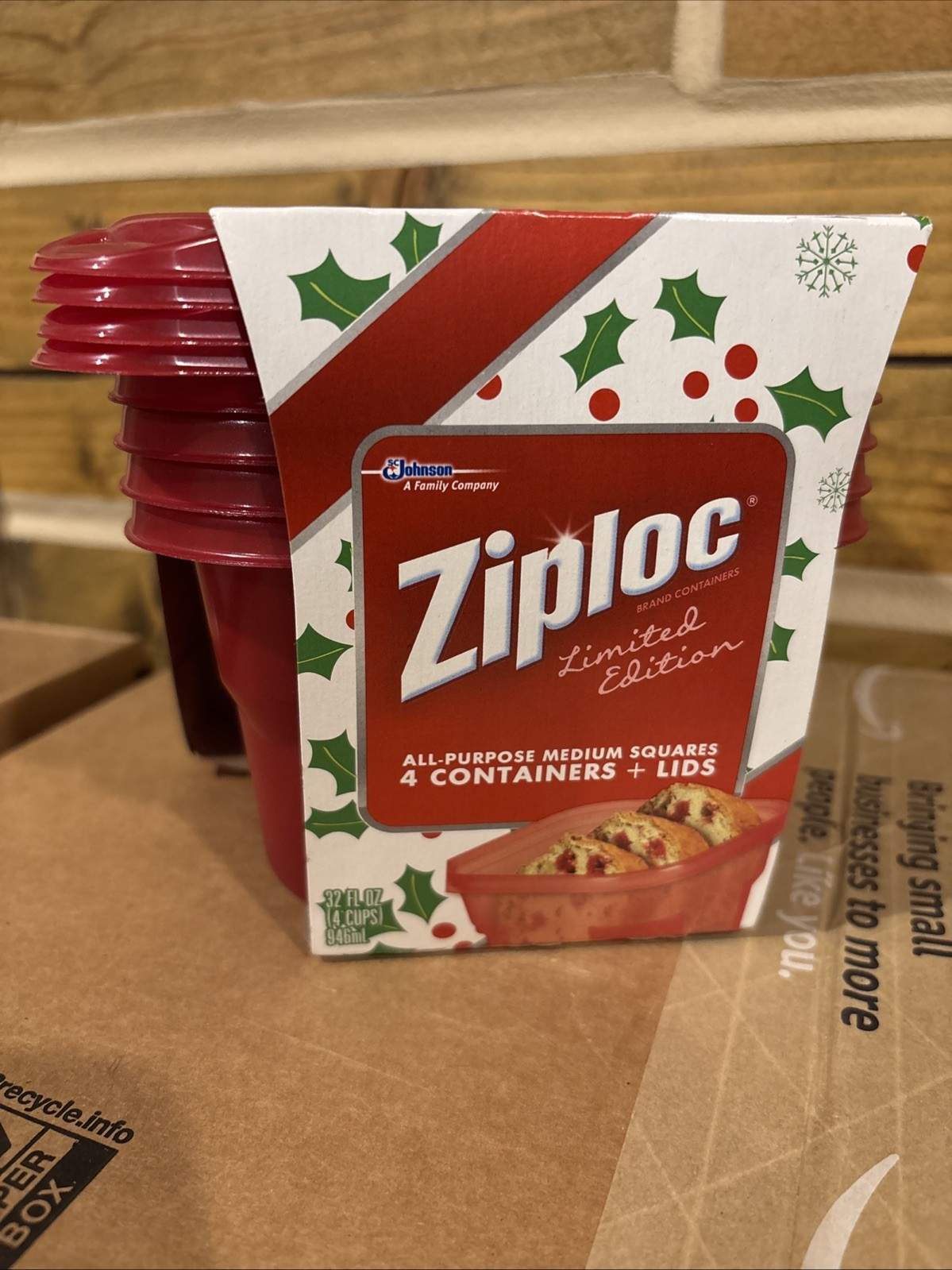 Ziploc Medium Square 4 Containers 4 Lids RED Limited Edition Holiday NOS Read