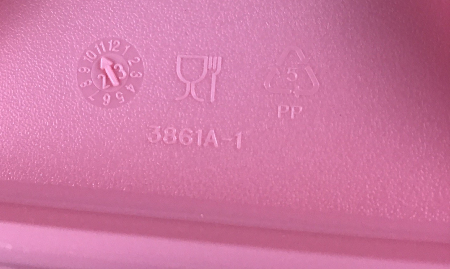 Tupperware Cake Taker Cupcake Pink Base Rectangle Easy Open Handle 3861A-1