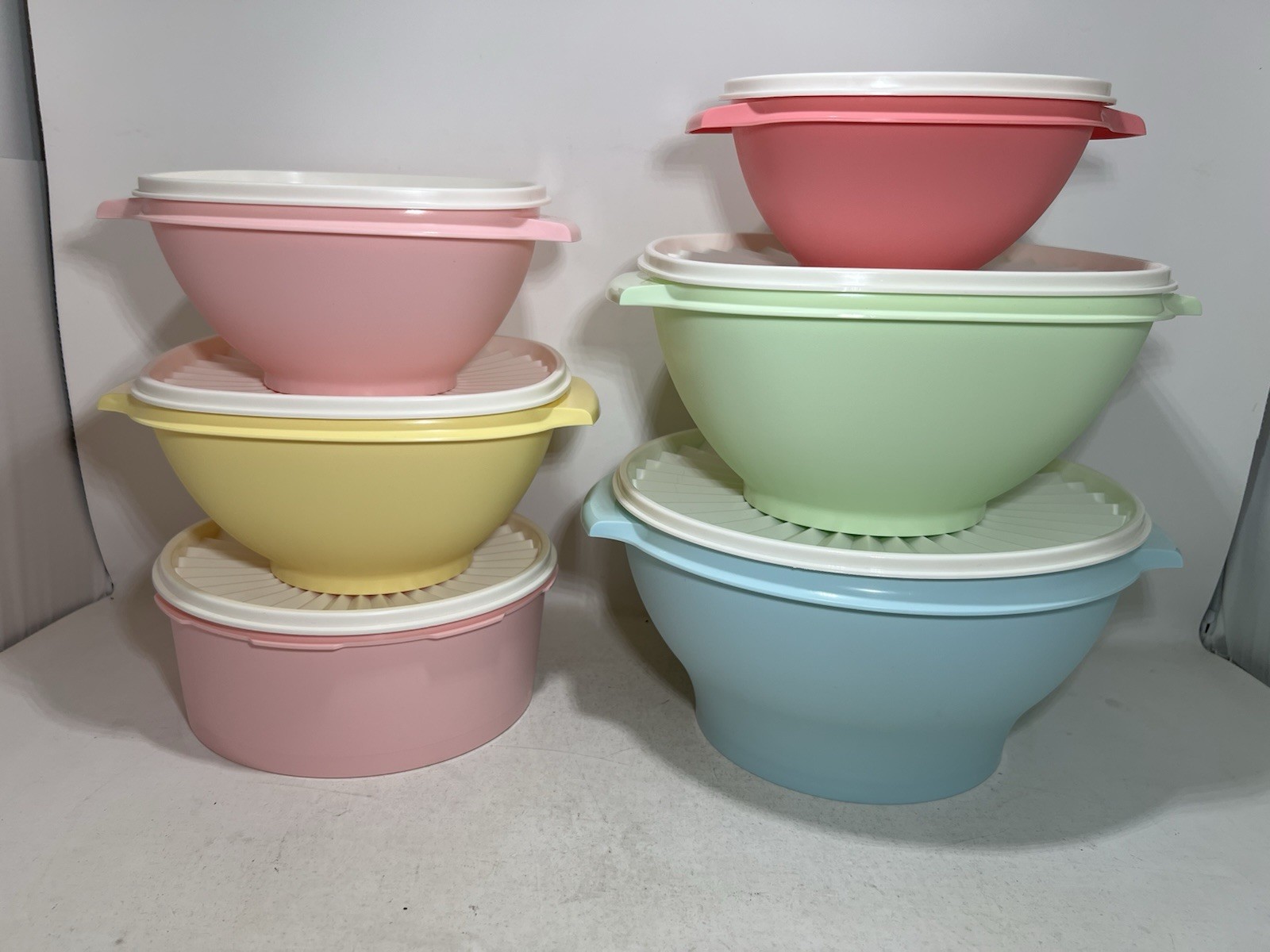 Tupperware Heritage Pastel Large Bowls w/ Lids 12pc. Set