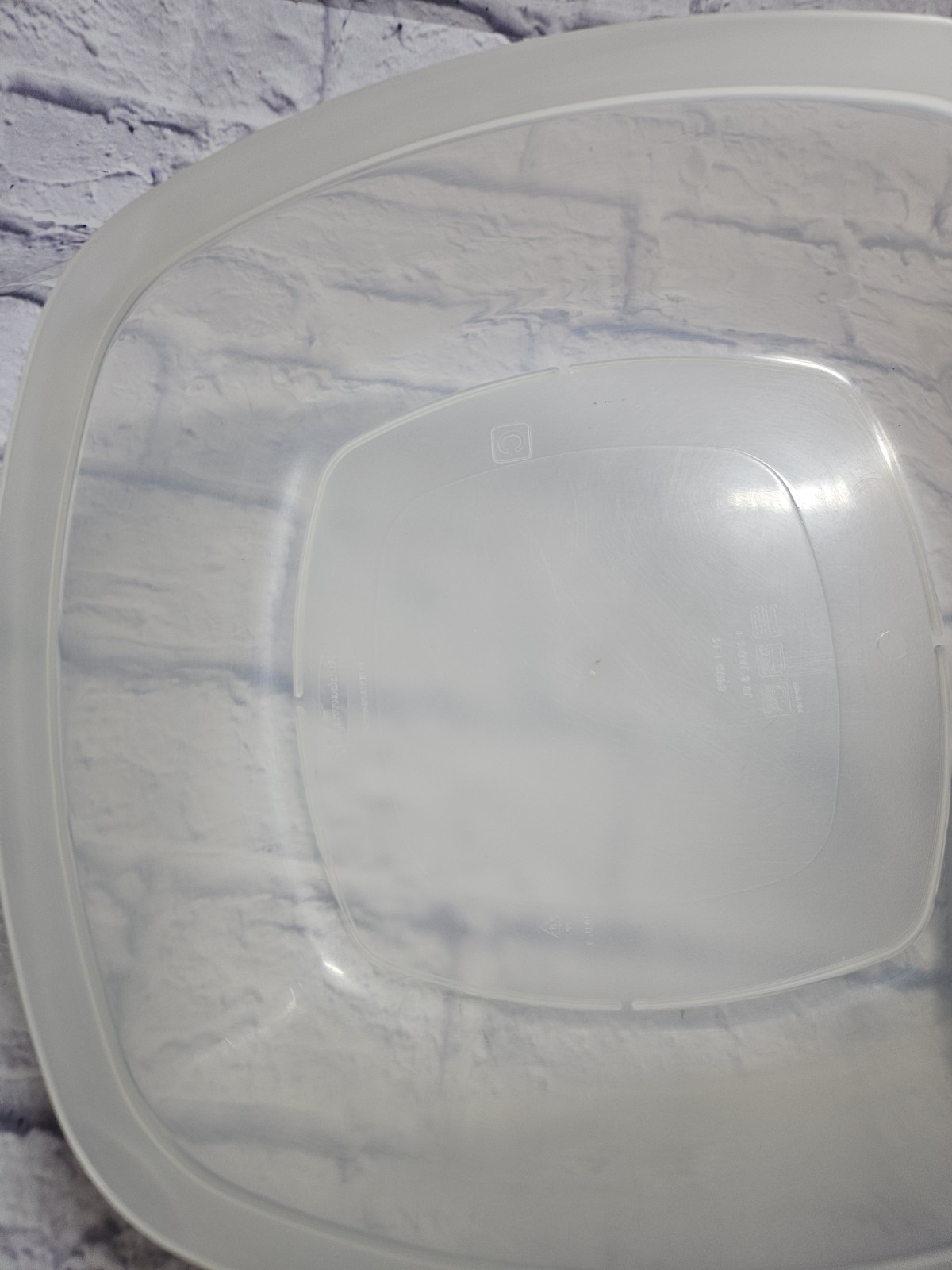 VTG Rubbermaid Large Square Container “C”-21.1 Cups (1.3 Gal) Sheer w Silver Lid