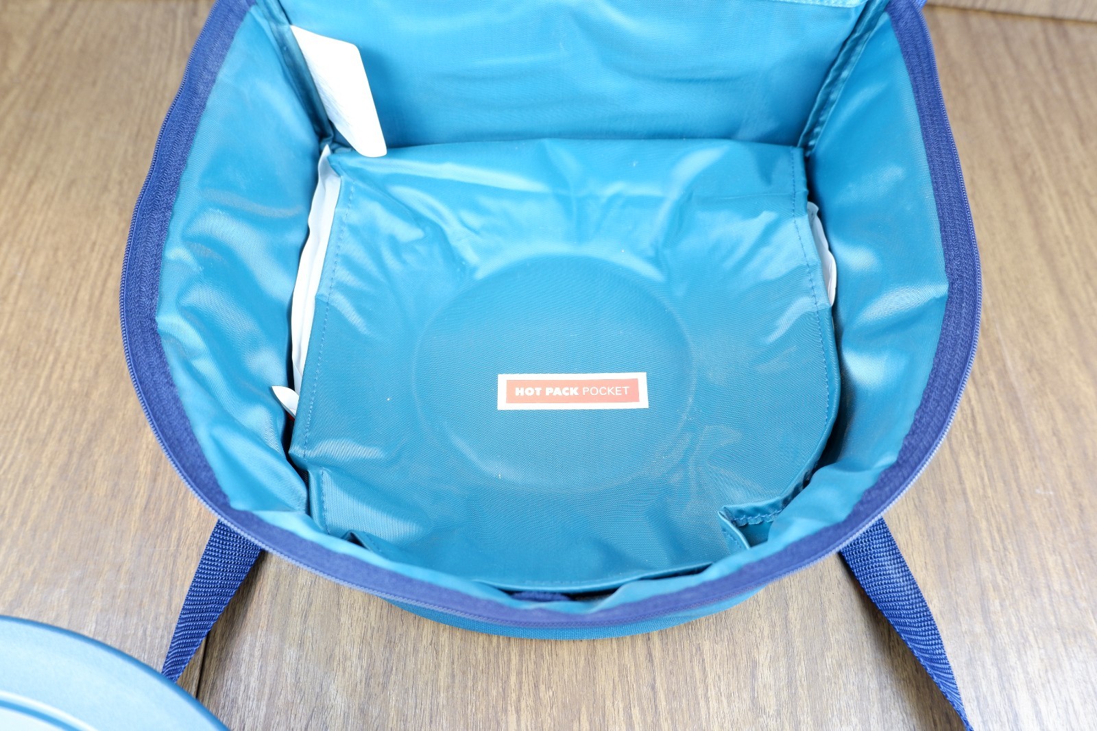 Pyrex Portable Travel Bag Hot/Cold Insulated Case – Complete w/4.5 QT Bowl & Lid