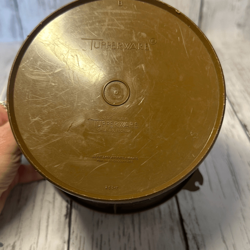 Vintage Tupperware dark brown hot tea canister coffee tea bags loose keeper