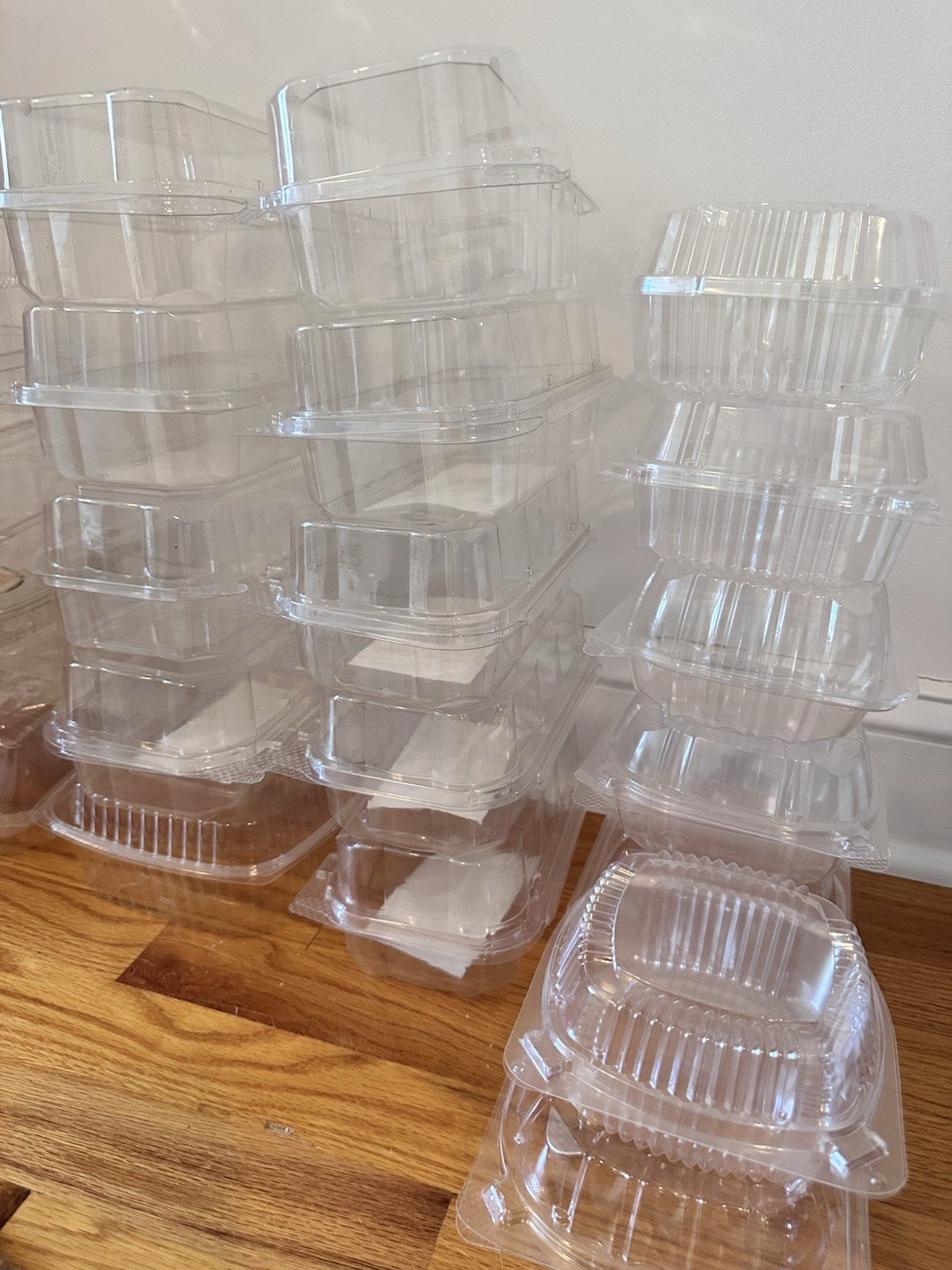 23 Count -1-2Pound Size Strawberry/Berry Basket Clam Shell Container for Refr..