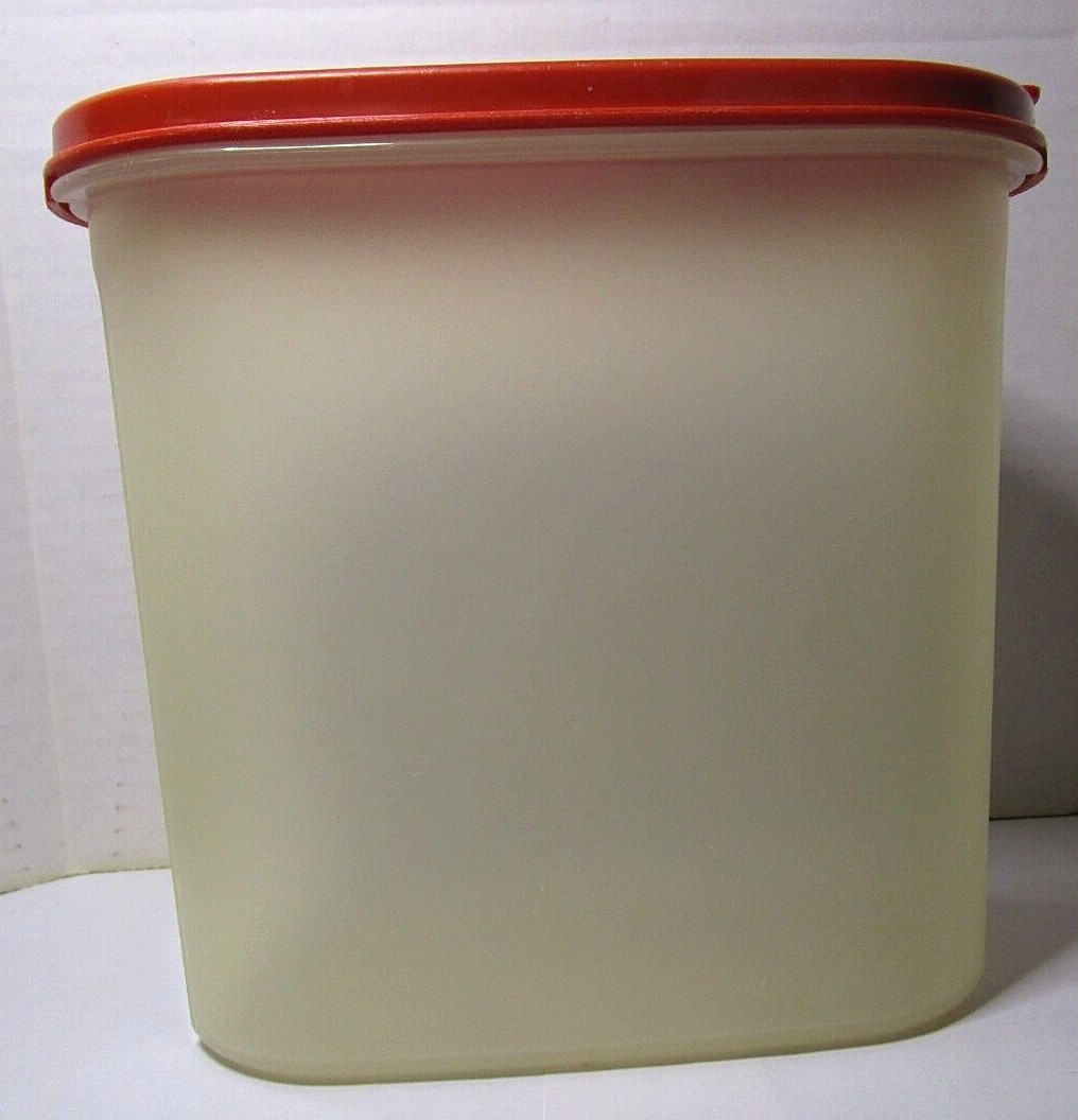 Tupperware #3 Oval Modular Mate with Red Pour All Seal 7 1/4 Cups