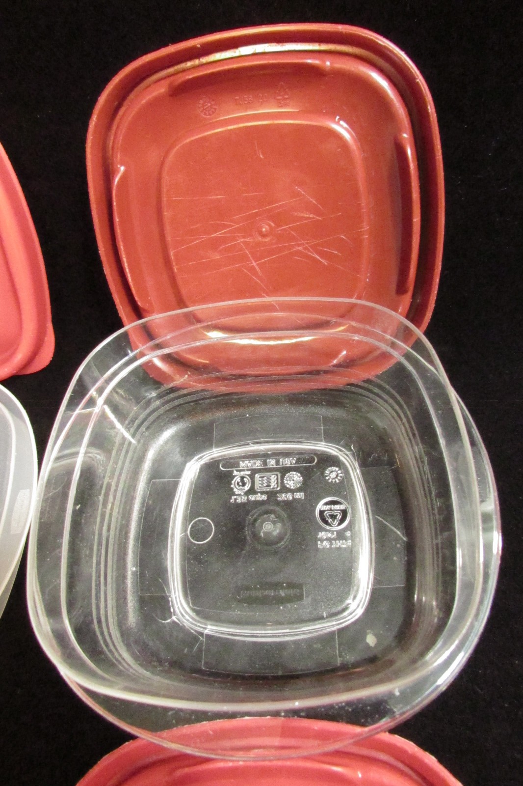 Lot Of 4 RUBBERMAID Easy Find 1.25 Cup CONTAINERS 7J56 7H74 with Red LIDS 7J58