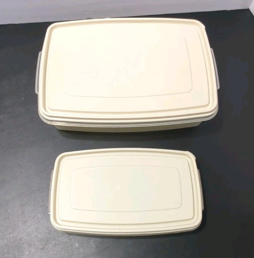 Vintage Rubbermaid Servin’ Saver Containers w/ Almond Lids 16 Pc Set